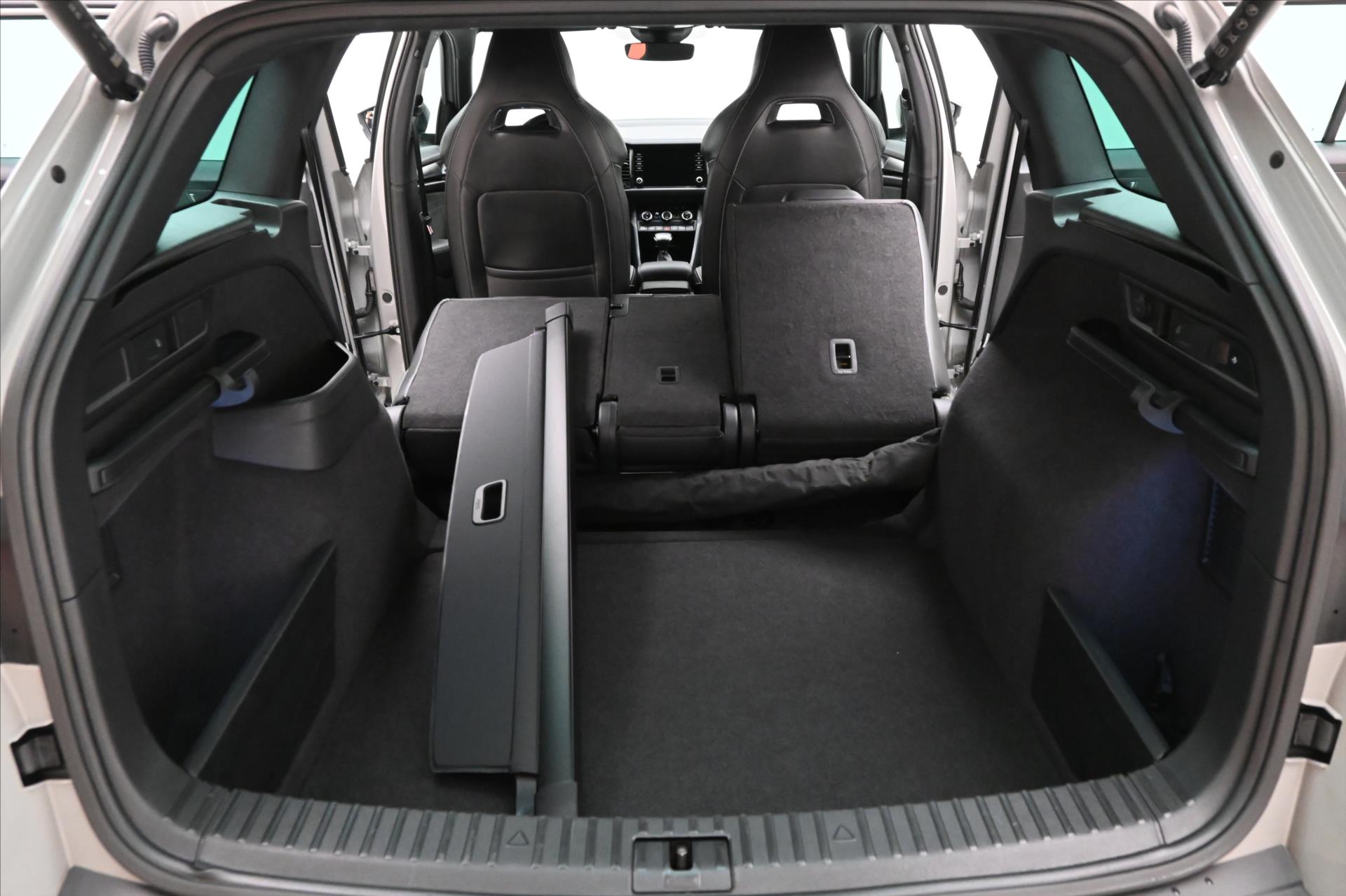 Main photo of the car Skoda Kodiaq 2,0 TDI 147KW DSG 4x4 SportLINE Záruka až 5 let (11)