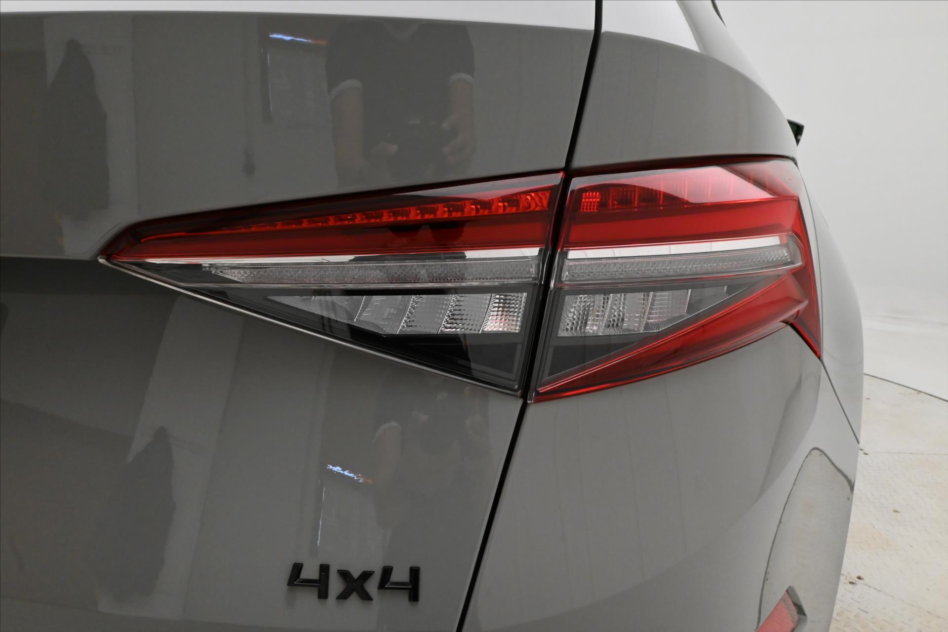 Main photo of the car Skoda Kodiaq 2,0 TDI 147KW DSG 4x4 SportLINE Záruka až 5 let (32)