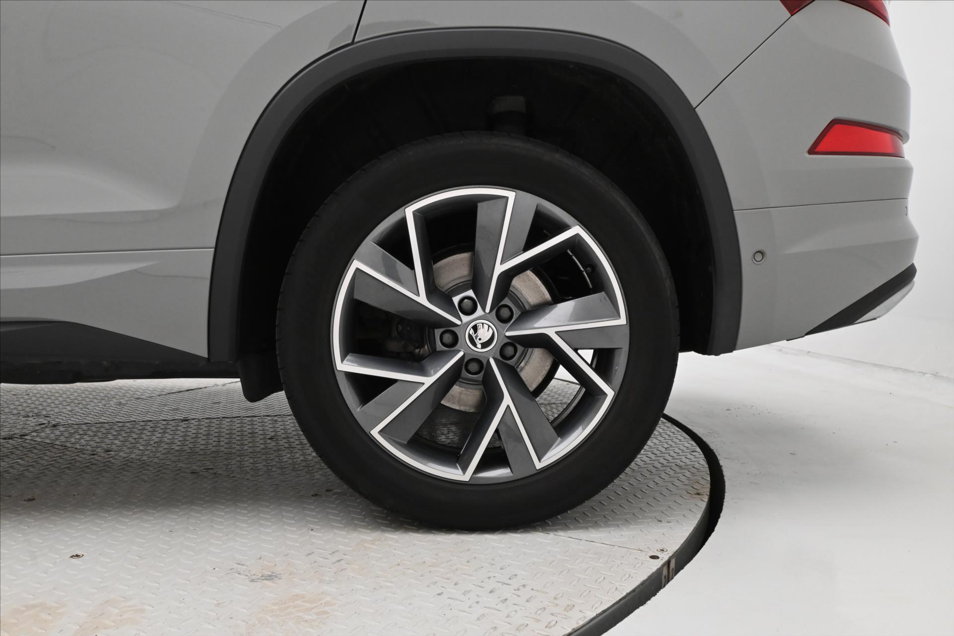 Main photo of the car Skoda Kodiaq 2,0 TDI 147KW DSG 4x4 SportLINE Záruka až 5 let (33)