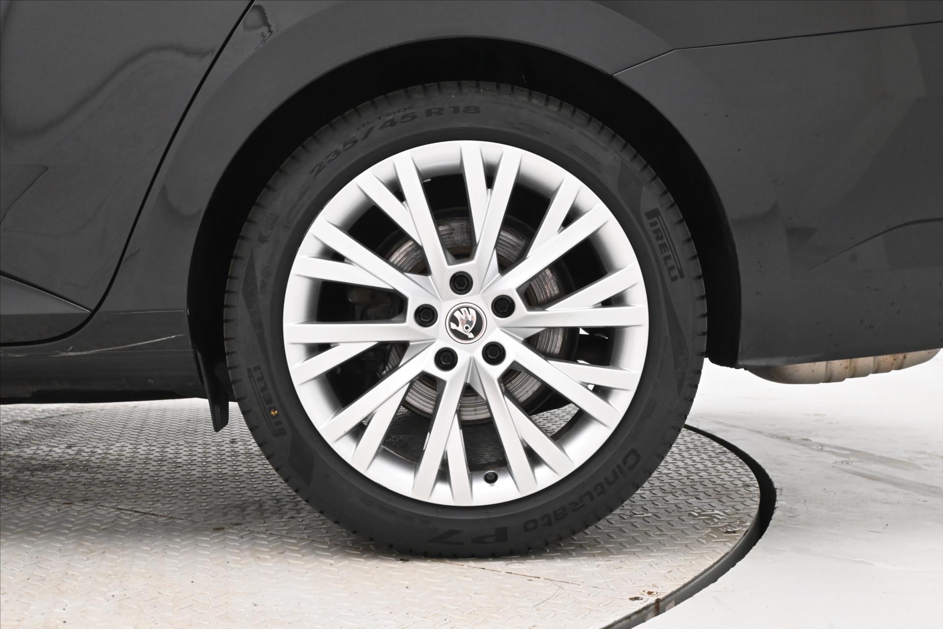 Hlavní fotografie vozu Škoda Superb 2,0 TDI 147 kW DSG 4x4 NEZ.TOPENÍ Záruka až 5 let (30)