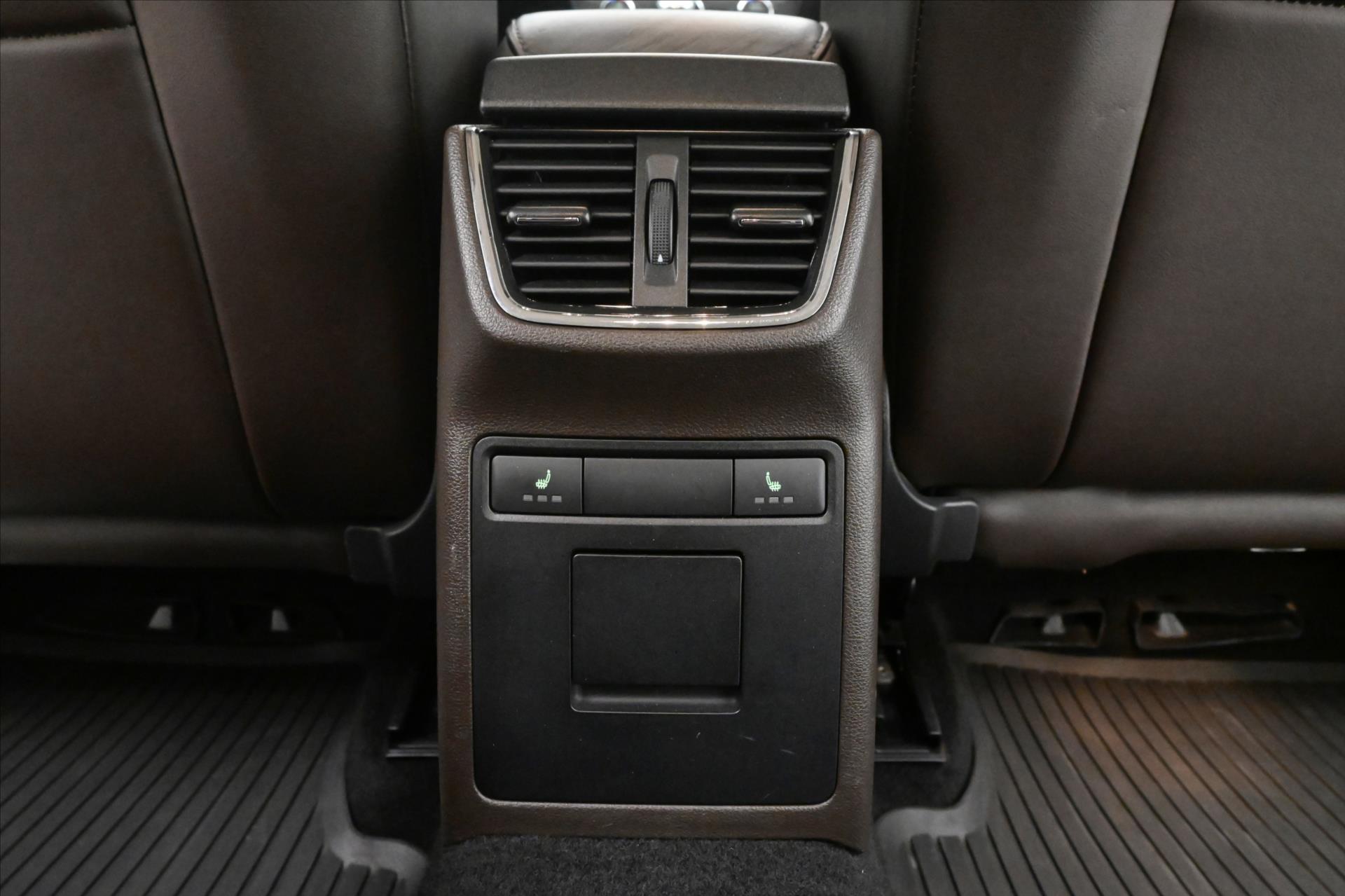 Hlavní fotografie vozu Škoda Octavia 2,0 TDI 135kW L&K DSG 4x4 Záruka až 5 let (22)
