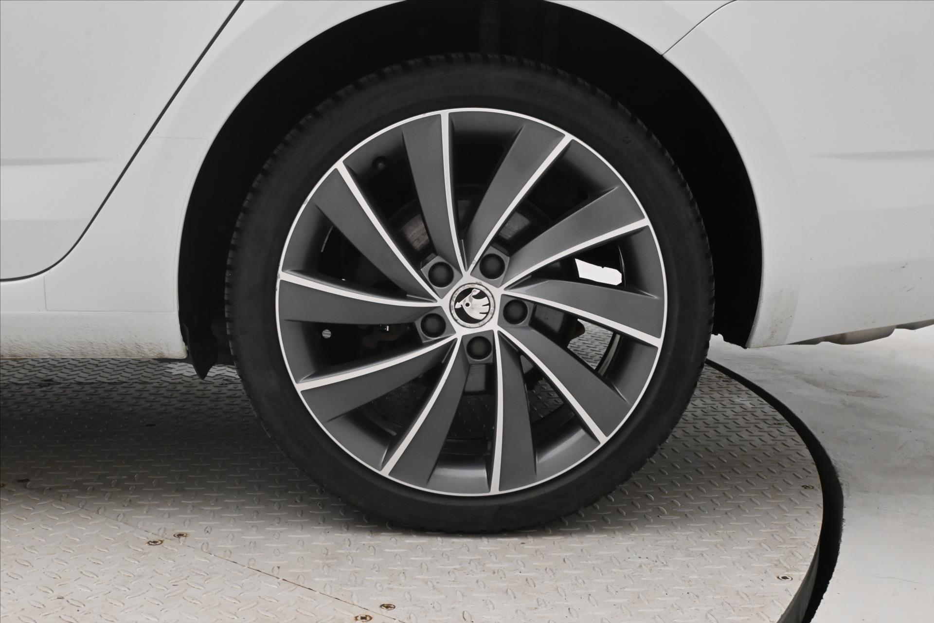 Main photo of the car Skoda Octavia 2.0 TDI 135kW L&K DSG 4x4 Warranty up to 5 years (32)