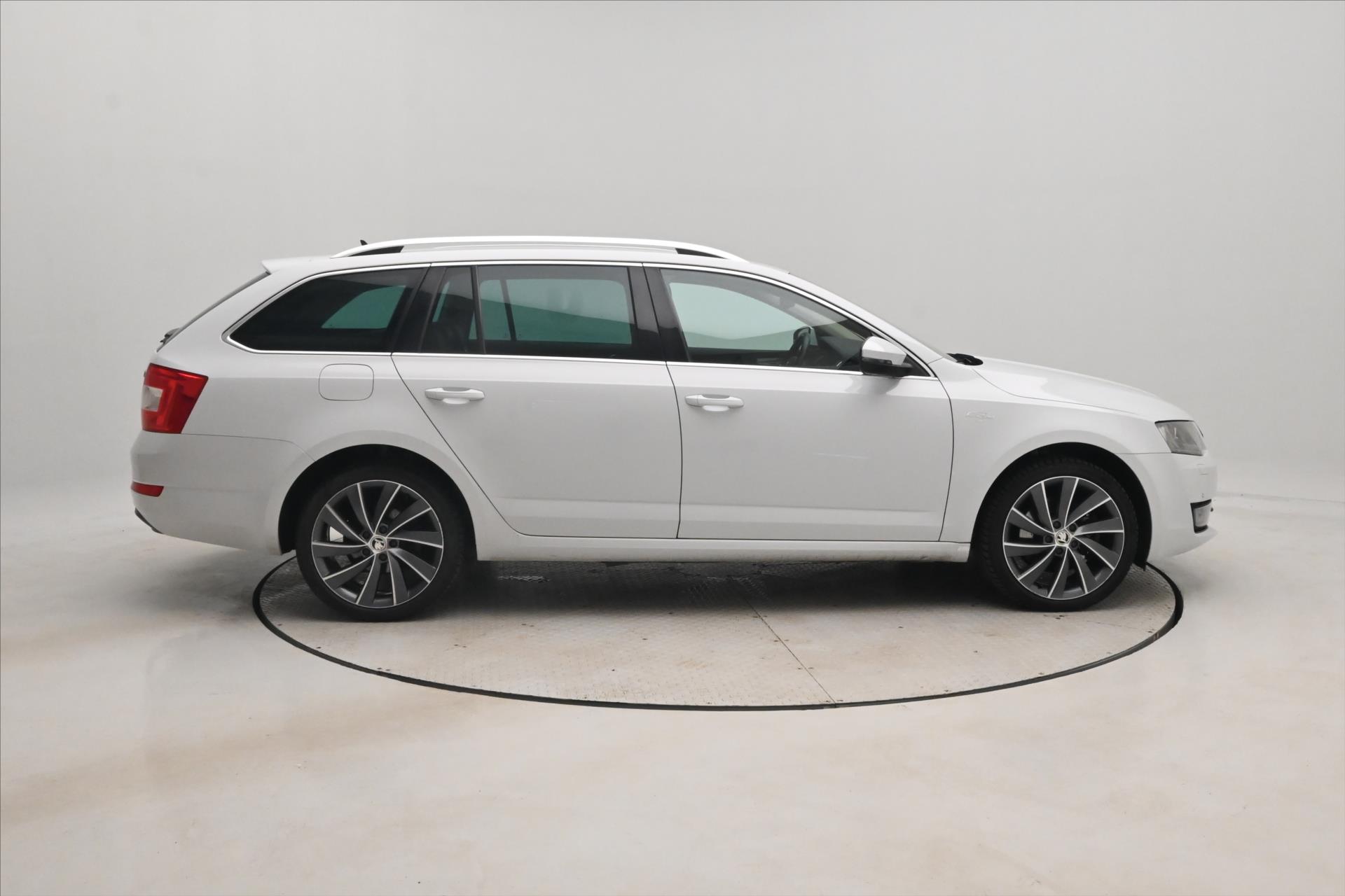 Main photo of the car Skoda Octavia 2.0 TDI 135kW L&K DSG 4x4 Warranty up to 5 years (4)