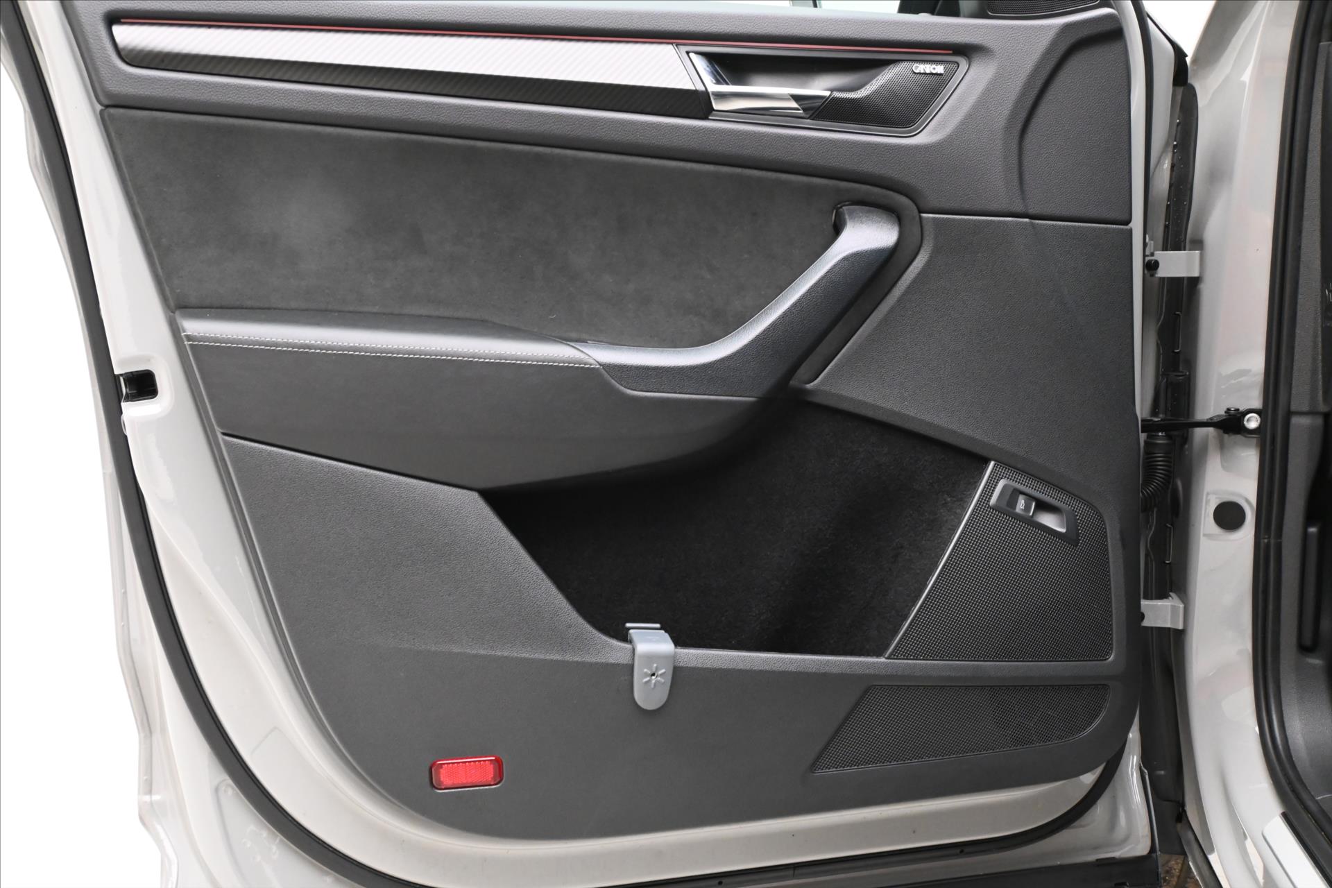 Main photo of the car Skoda Kodiaq 1,5 TSI 110 kW SPORT LINE Záruka až 5 let (25)