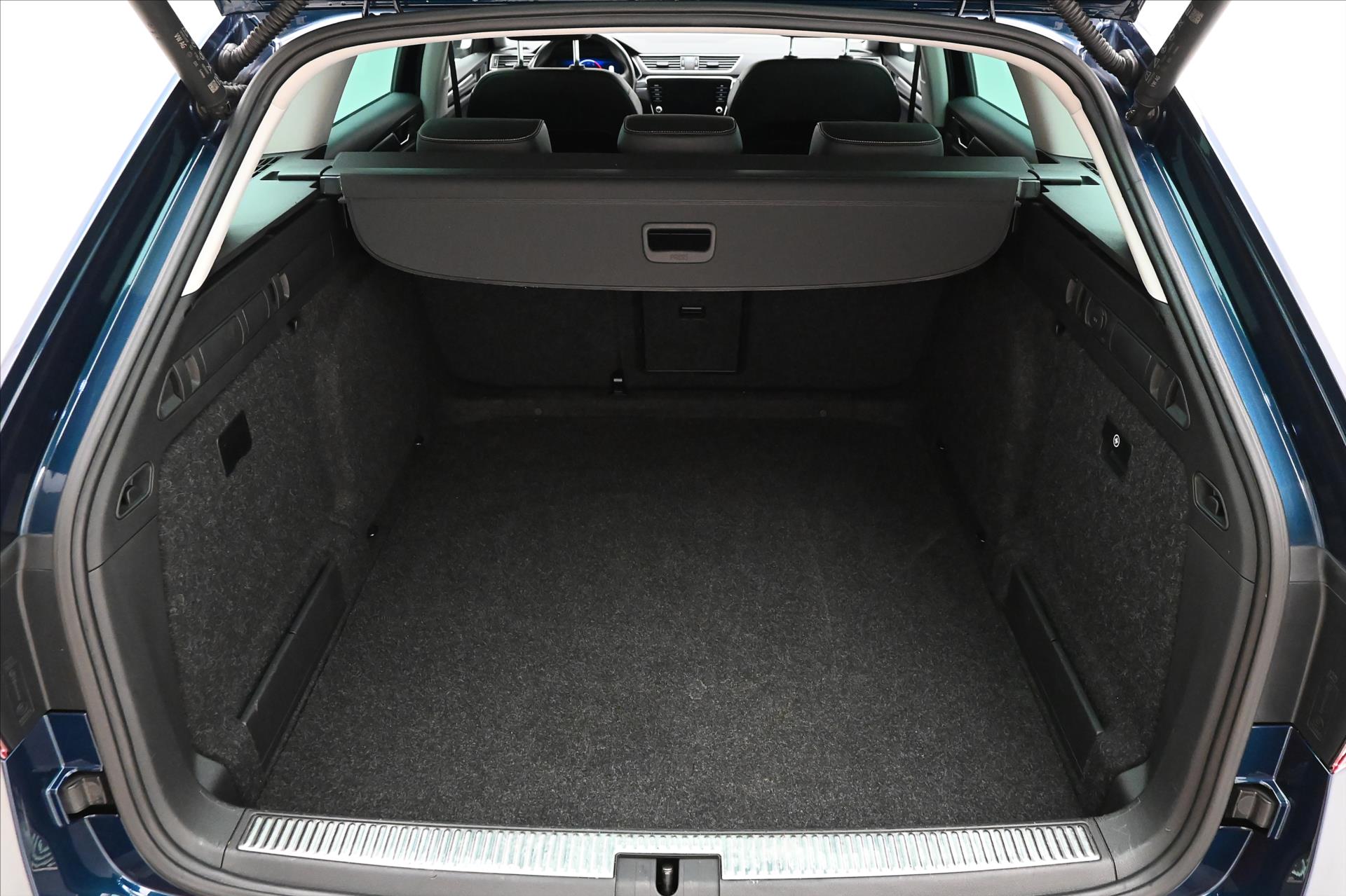 Hlavní fotografie vozu Škoda Superb 2,0 TDI 110kW DSG Style Záruka až 5 let (10)