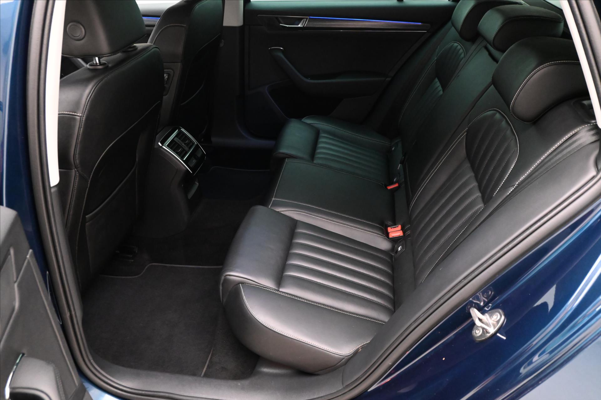 Hlavní fotografie vozu Škoda Superb 2,0 TDI 110kW DSG Style Záruka až 5 let (14)