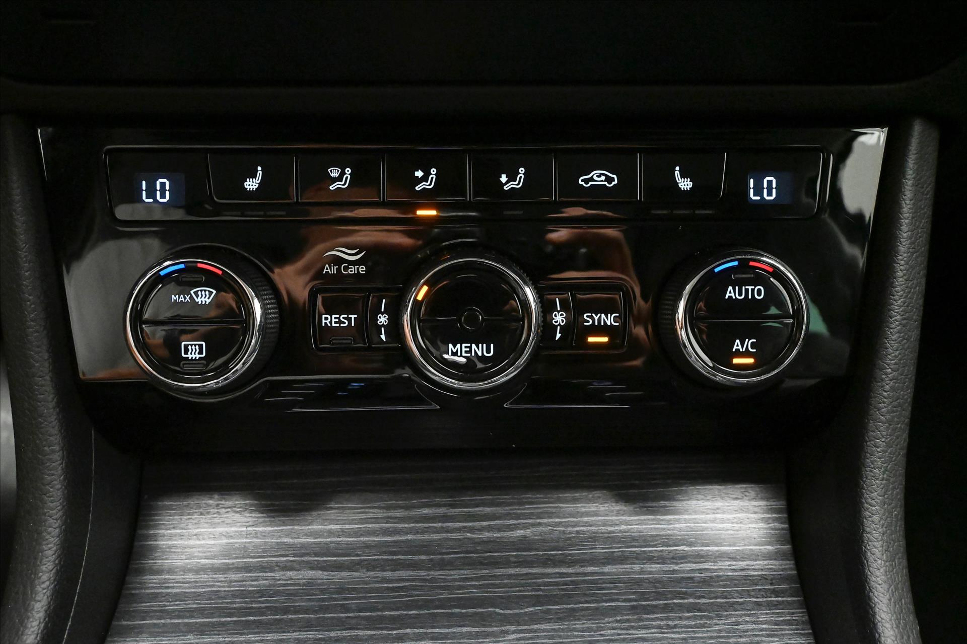 Hlavní fotografie vozu Škoda Superb 2,0 TDI 110kW DSG Style Záruka až 5 let (21)
