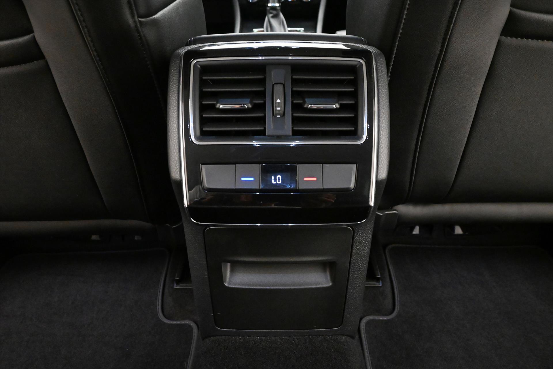 Hlavní fotografie vozu Škoda Superb 2,0 TDI 110kW DSG Style Záruka až 5 let (22)