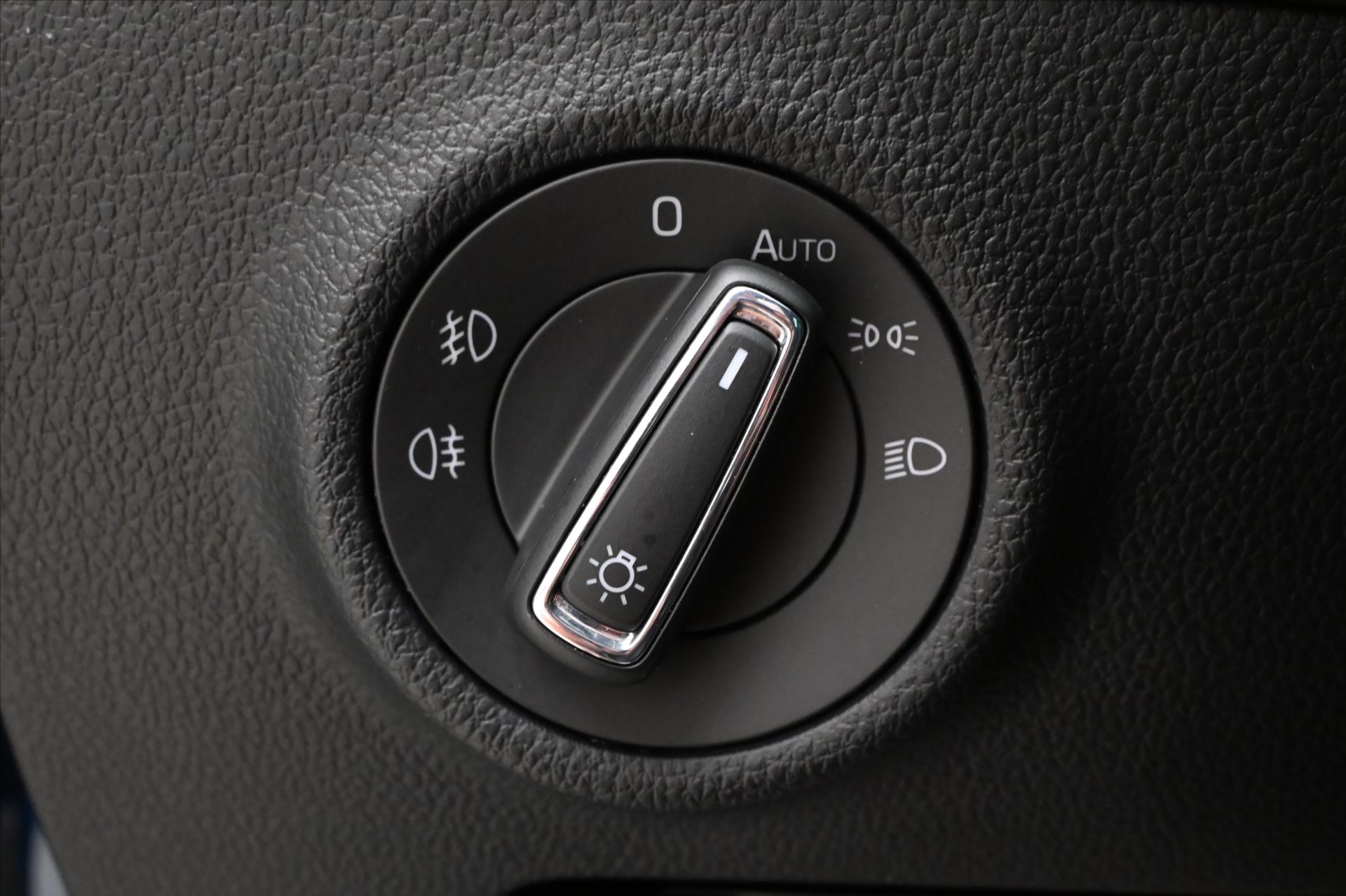 Hlavní fotografie vozu Škoda Superb 2,0 TDI 110kW DSG Style Záruka až 5 let (27)