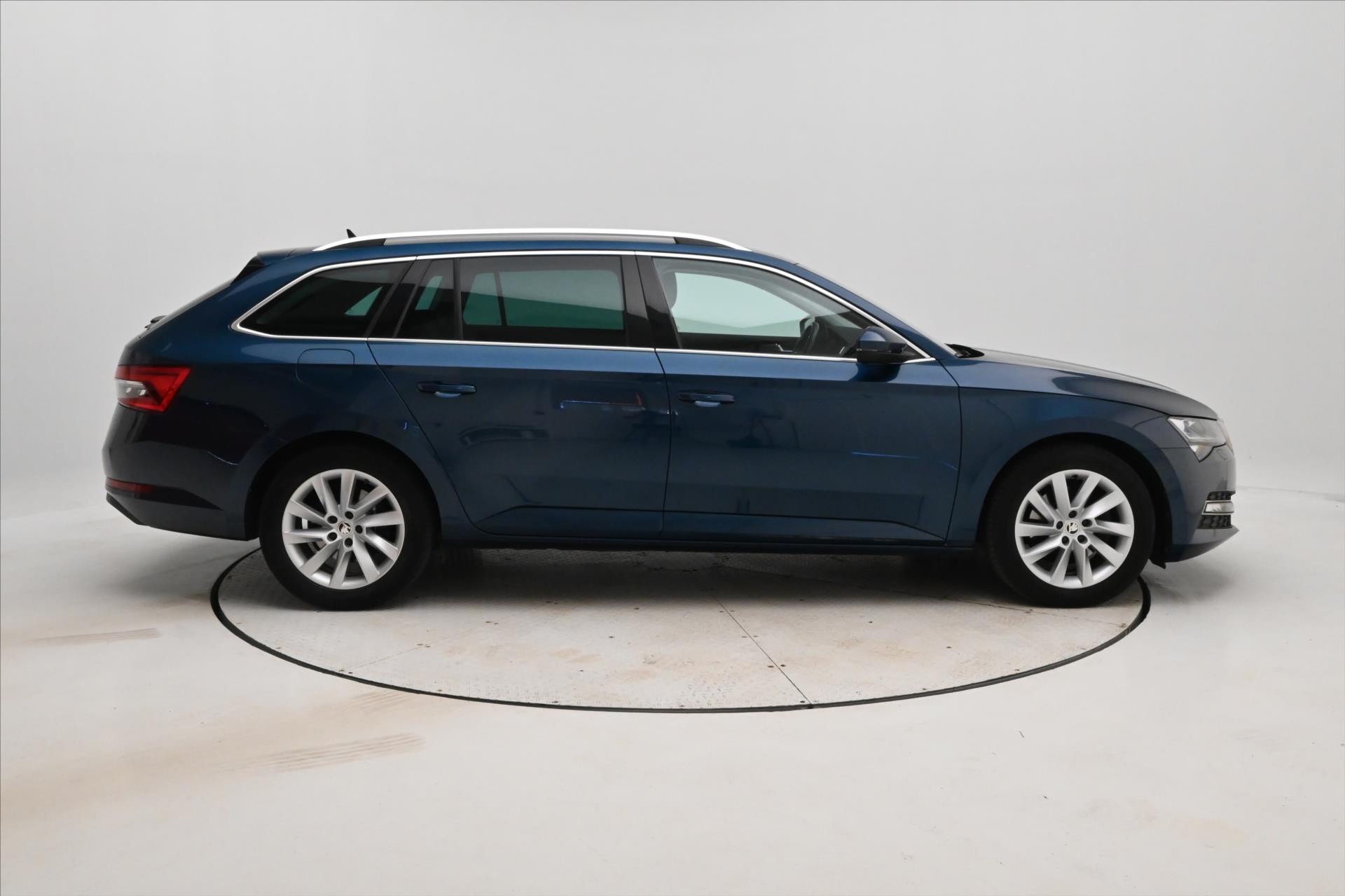 Hlavní fotografie vozu Škoda Superb 2,0 TDI 110kW DSG Style Záruka až 5 let (4)