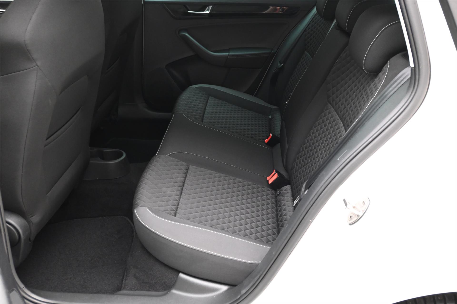 Hlavní fotografie vozu Škoda Rapid 1,6 TDI 85kW Style Záruka až 5 let (14)
