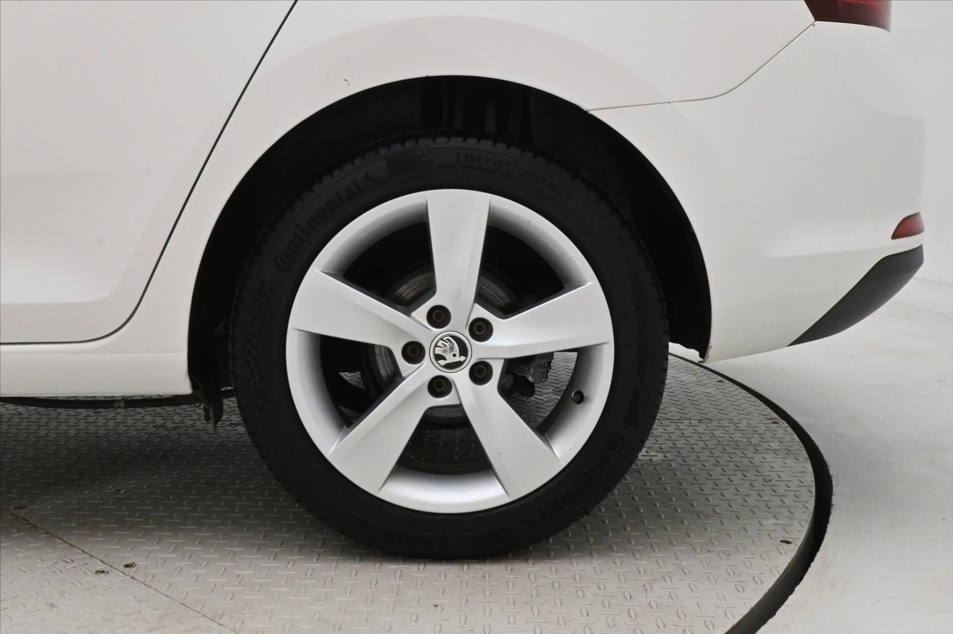Hlavní fotografie vozu Škoda Rapid 1,6 TDI 85kW Style Záruka až 5 let (29)