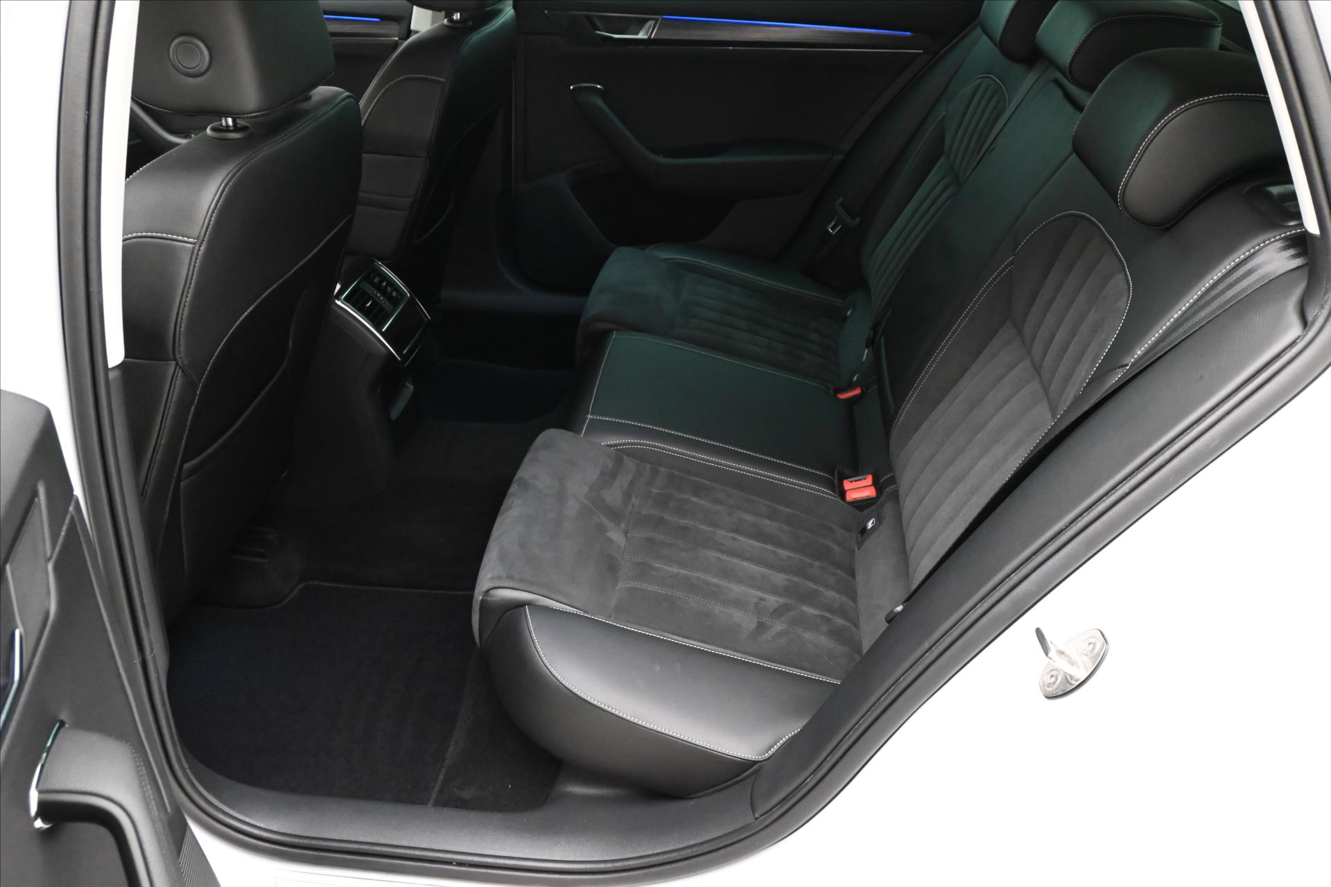 Hlavní fotografie vozu Škoda Superb 2,0 TDI 147 kW DSG 4x4 Style Záruka až 5 let (14)