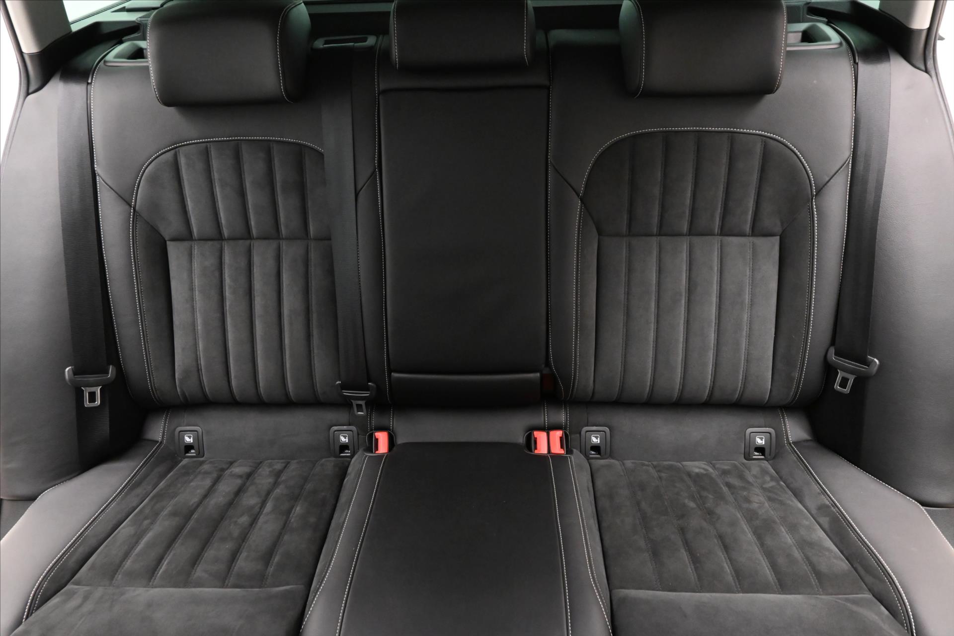 Hlavní fotografie vozu Škoda Superb 2,0 TDI 147 kW DSG 4x4 Style Záruka až 5 let (27)