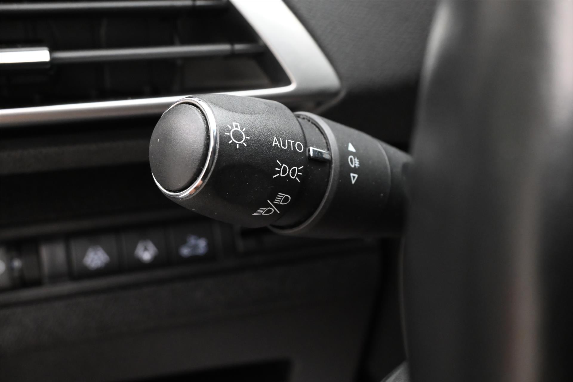 Main photo of the car Peugeot 5008 1,5 HDI 96 kW EAT8 7Míst ALLURE Záruka až 5 let (28)