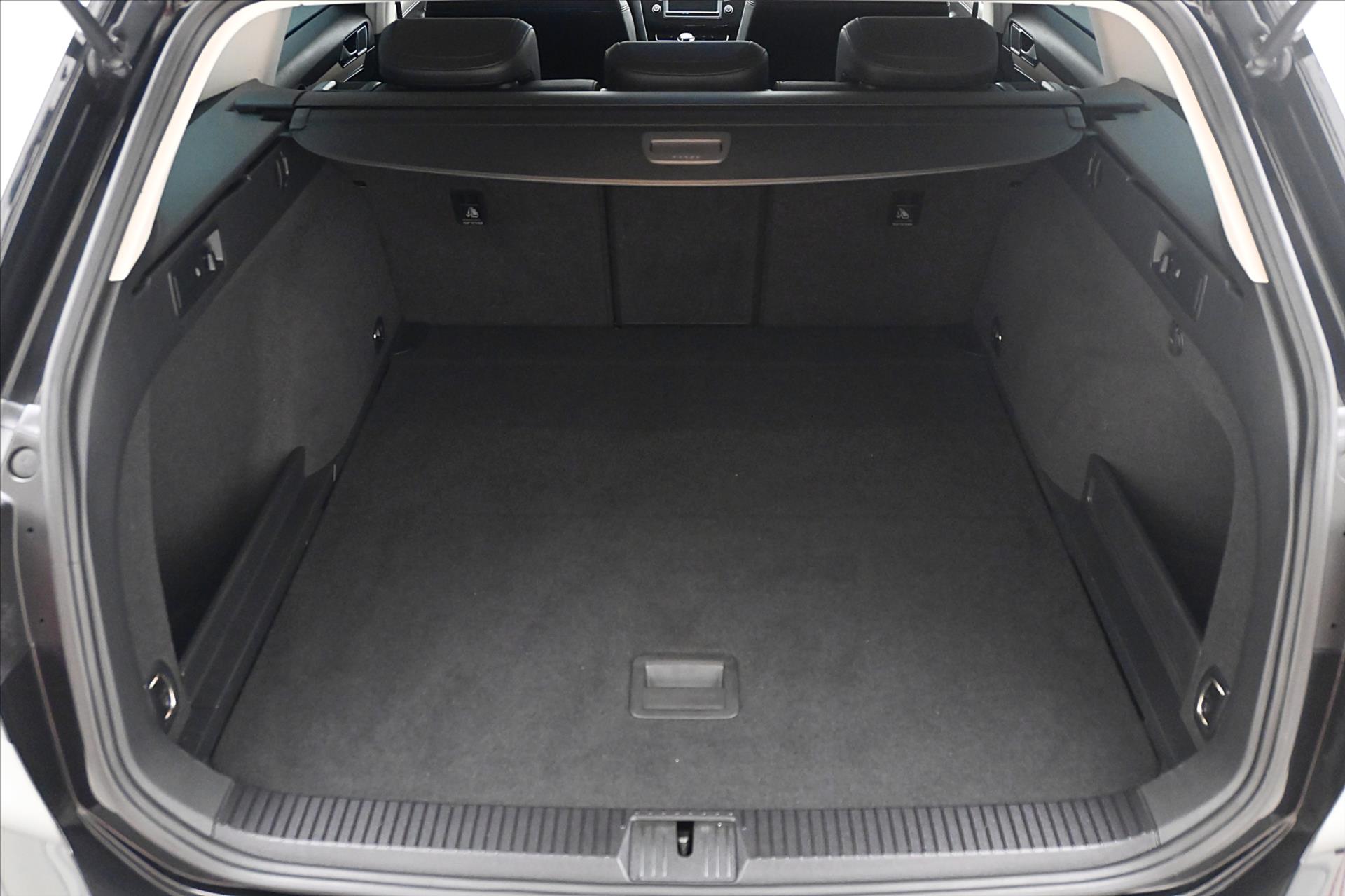 Hlavní fotografie vozu Volkswagen Passat 2,0 TDI 110 kW Highline Záruka až 5 let (10)