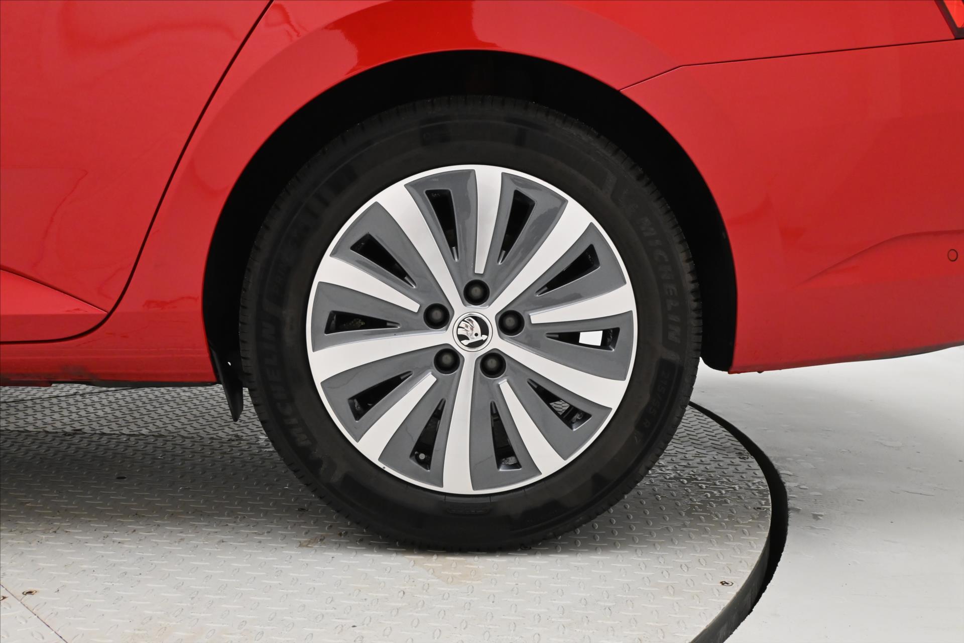 Hlavní fotografie vozu Škoda Superb 2,0 TDI 110kW Style DSG Záruka až 5 let (33)