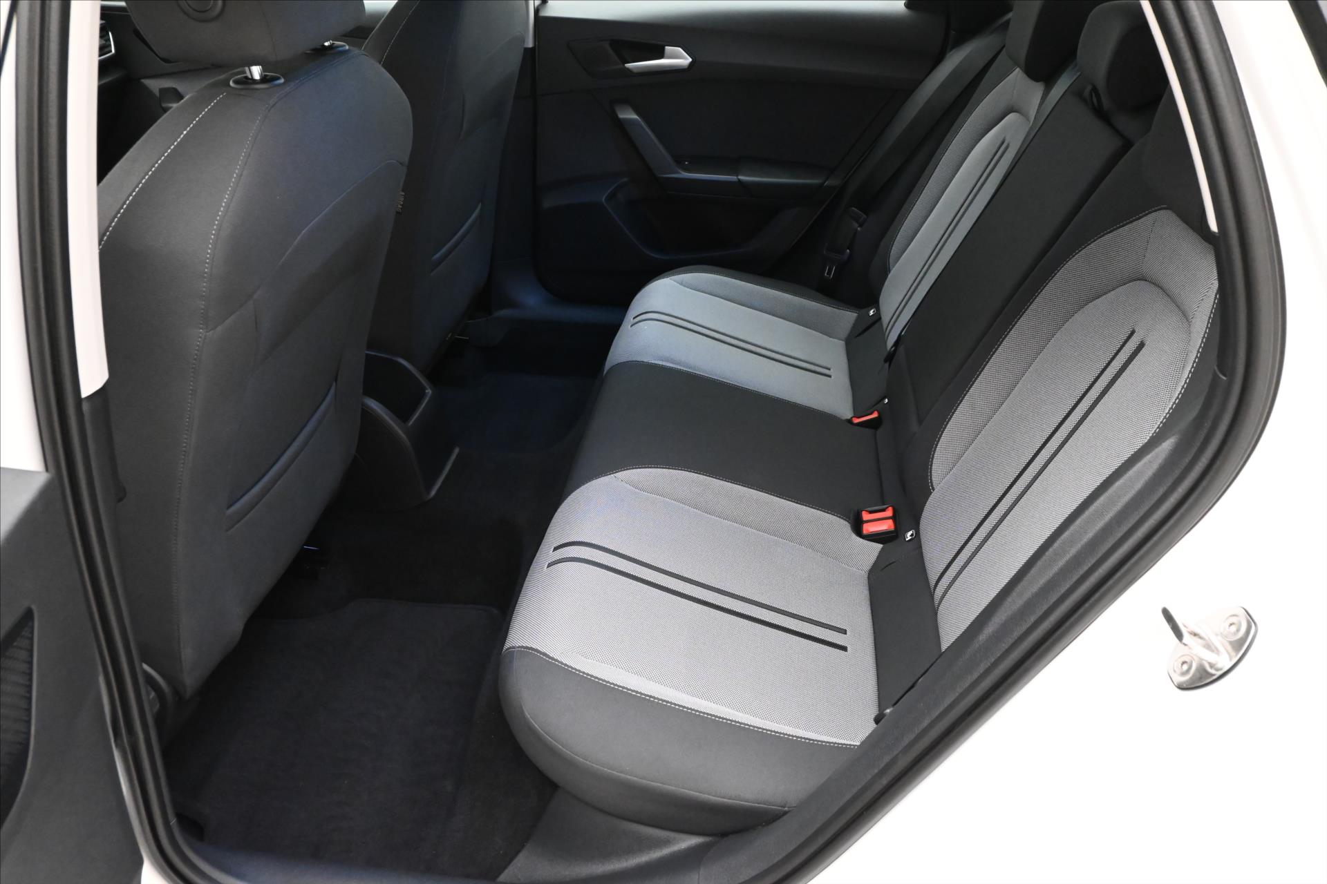 Hlavní fotografie vozu Seat Leon 2,0 TDI 110 kW DSG Style Záruka až 5 let (15)