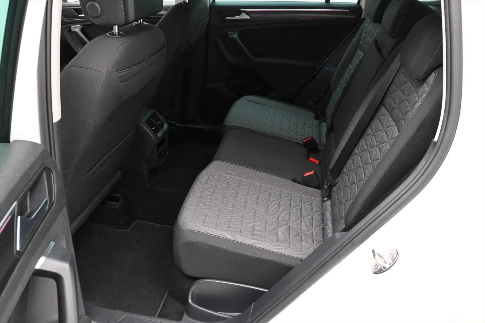 Hlavní fotografie vozu Volkswagen Tiguan 2,0 TDI 110 kW DSG Life Záruka až 5 let (14)