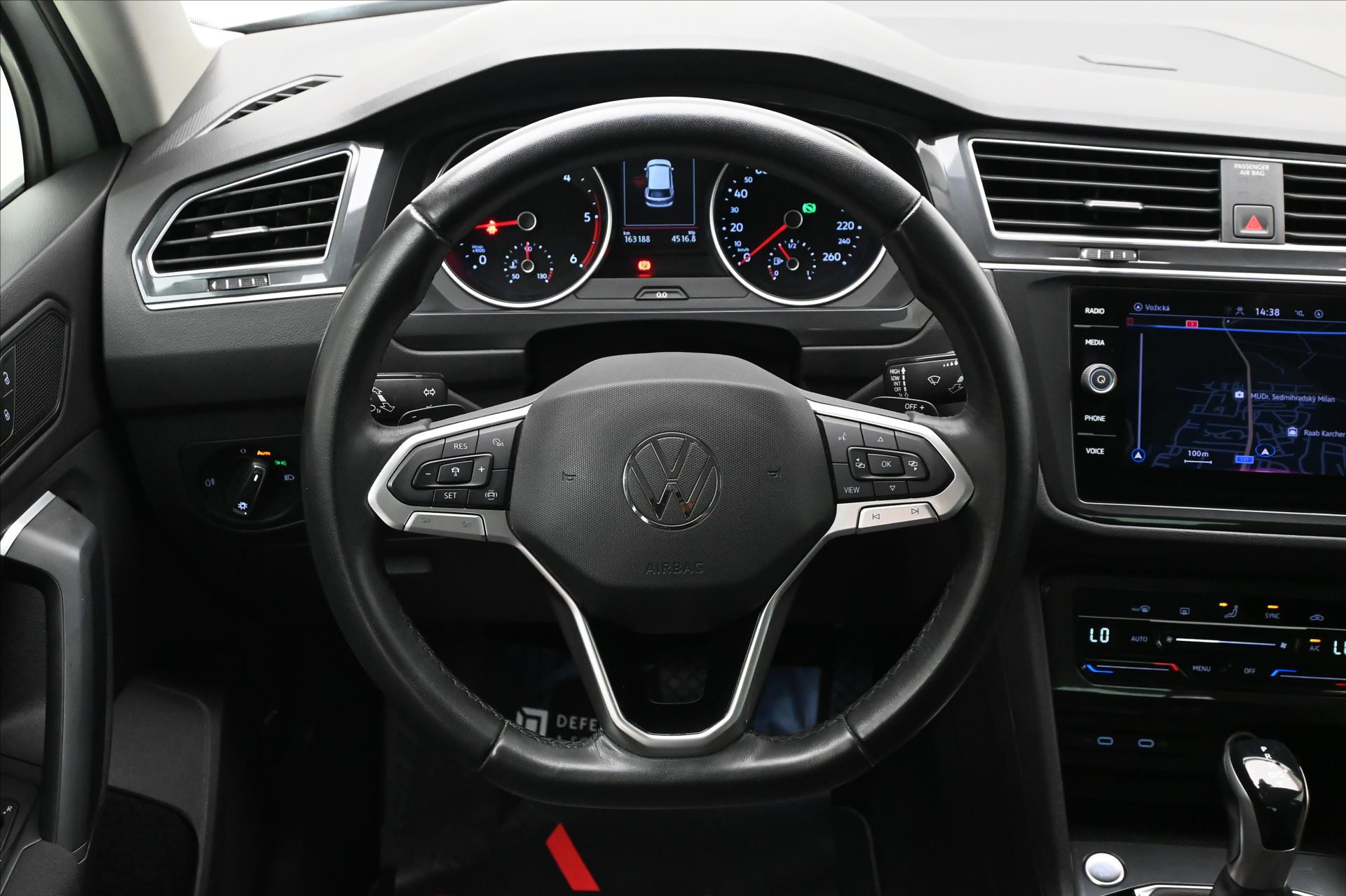 Hlavní fotografie vozu Volkswagen Tiguan 2,0 TDI 110 kW DSG Life Záruka až 5 let (18)