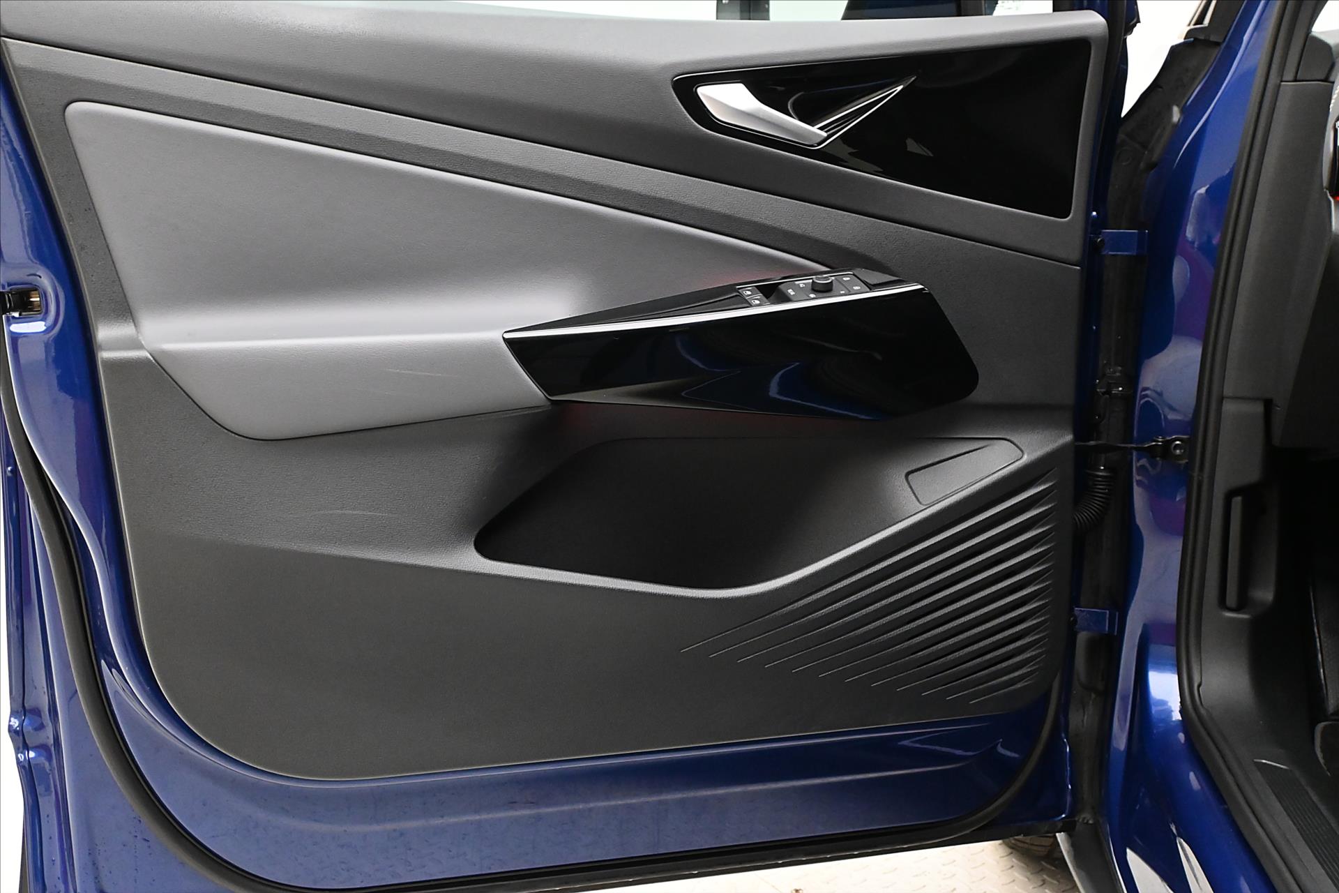 Hlavní fotografie vozu Volkswagen ID.5 Pro Perfo. 150kW 77kWh SoH 93% Záruka až 3 roky (23)