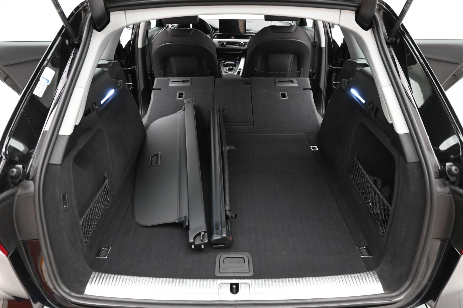Hlavní fotografie vozu Audi A4 2,0 40TDI 150 kW S-Tronic Záruka až 5 let (11)