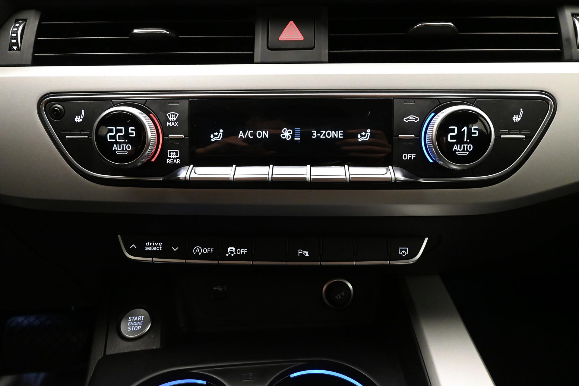 Hlavní fotografie vozu Audi A4 2,0 40TDI 150 kW S-Tronic Záruka až 5 let (22)