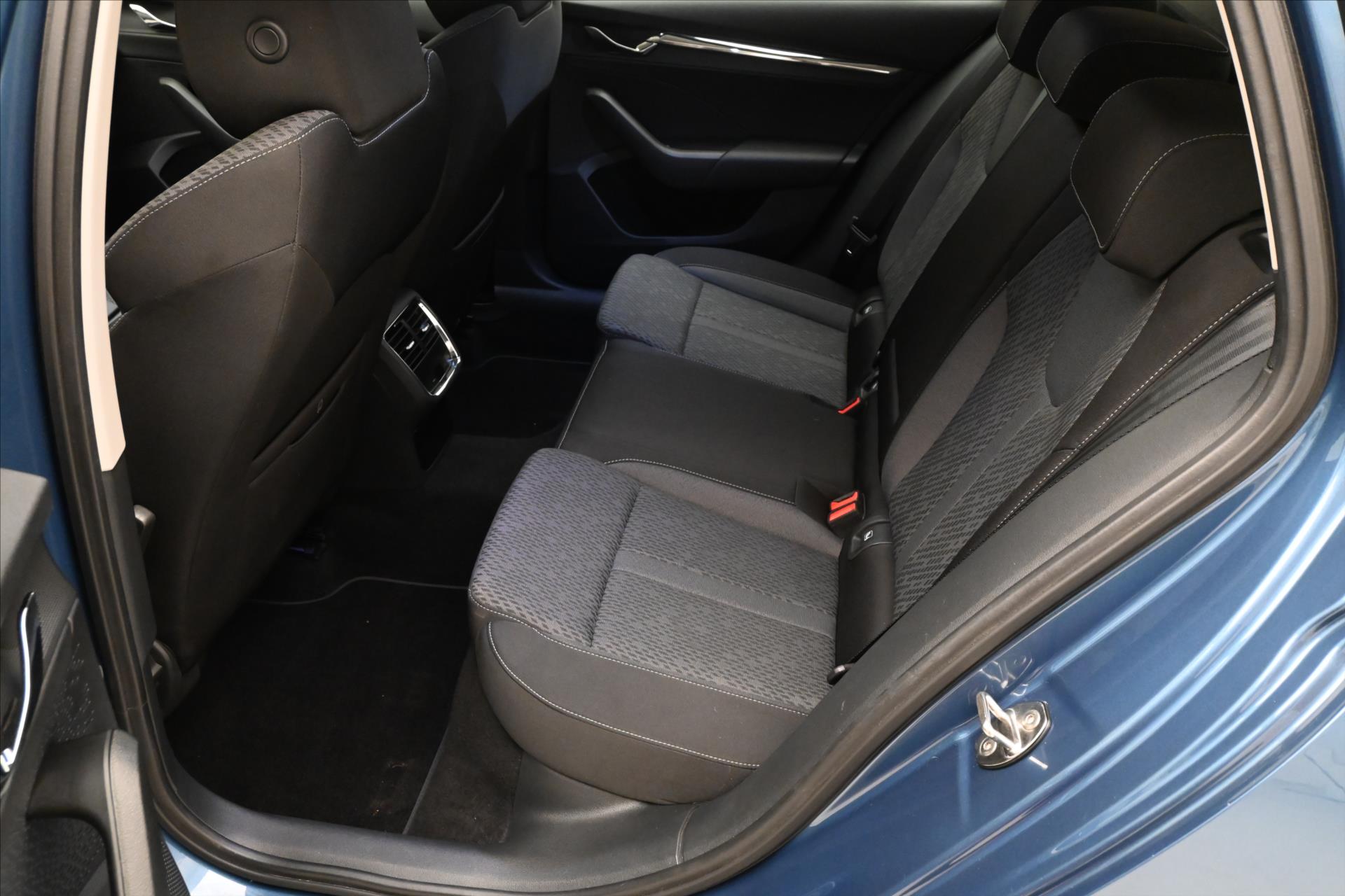 Hlavní fotografie vozu Škoda Octavia 2,0 TDI 110 kW DSG Style Záruka až 5 let (14)