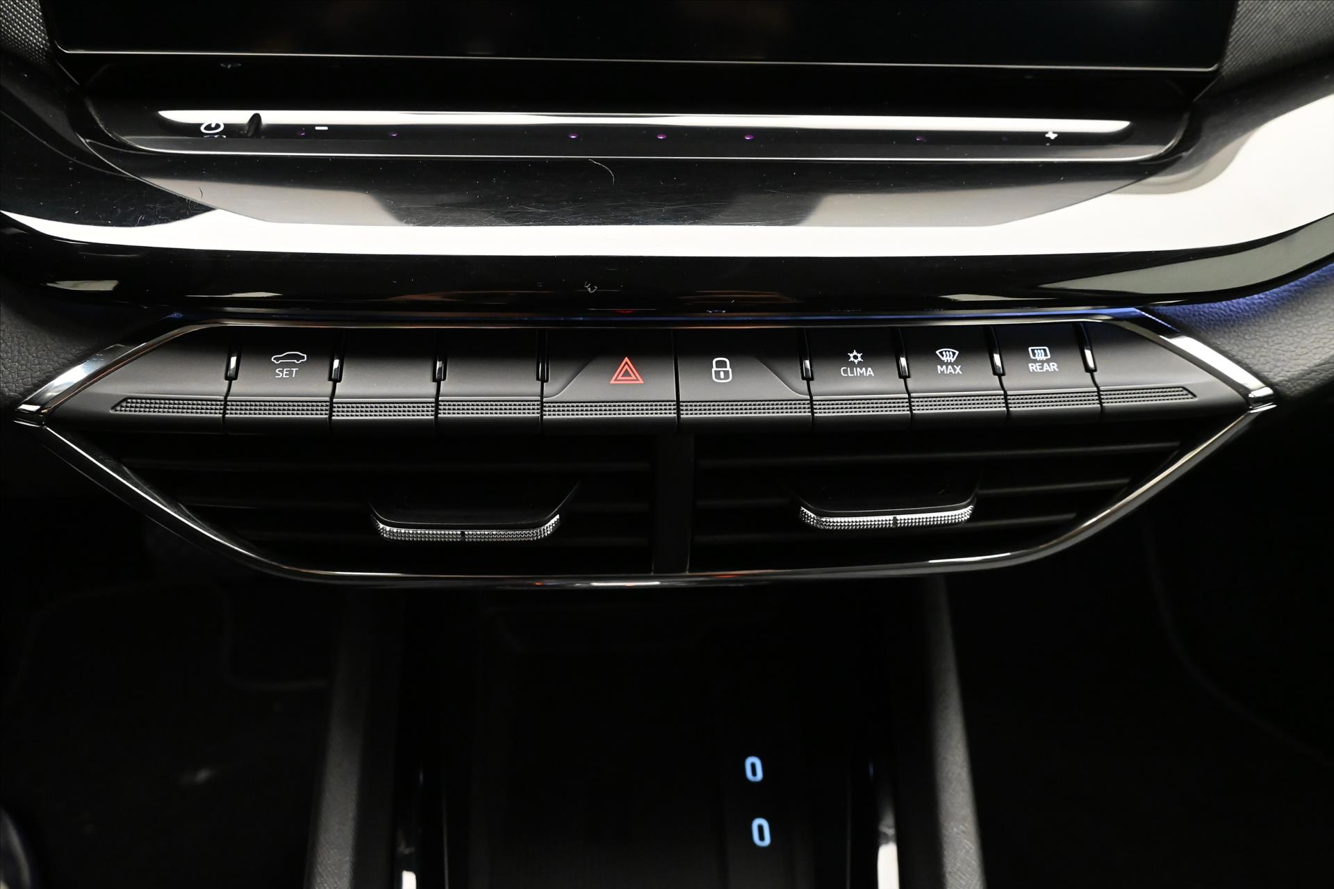 Hlavní fotografie vozu Škoda Octavia 2,0 TDI 110 kW DSG Style Záruka až 5 let (22)