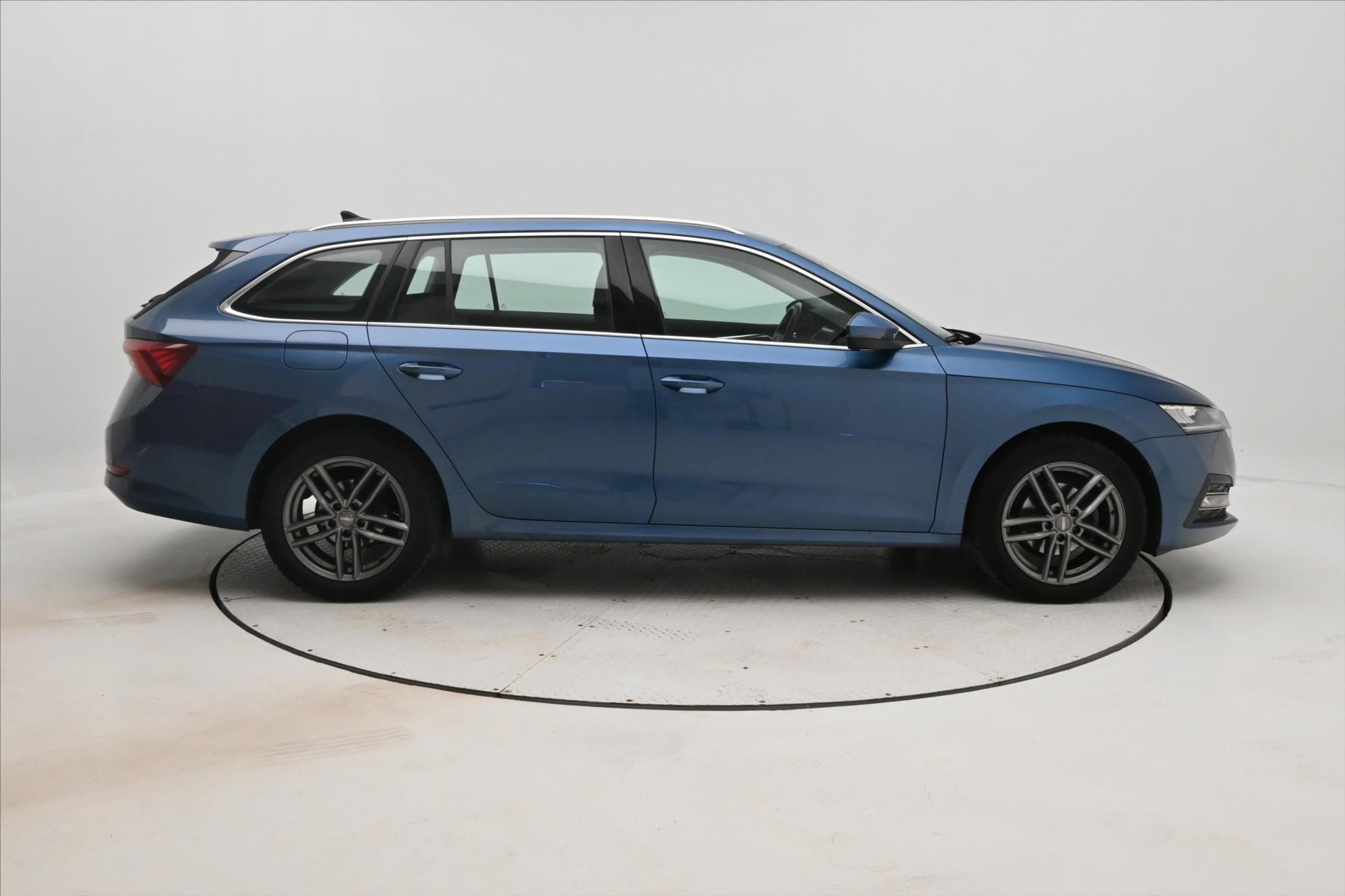 Hlavní fotografie vozu Škoda Octavia 2,0 TDI 110 kW DSG Style Záruka až 5 let (4)
