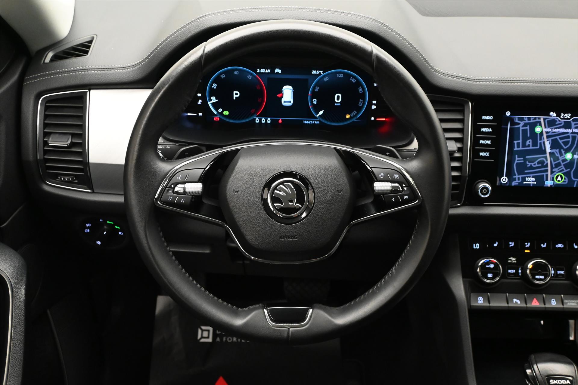 Main photo of the car Skoda Kodiaq 2,0 TDI 110 kW DSG TAŽNÉ ZAŘÍZENÍ Záruka až 5 let (18)