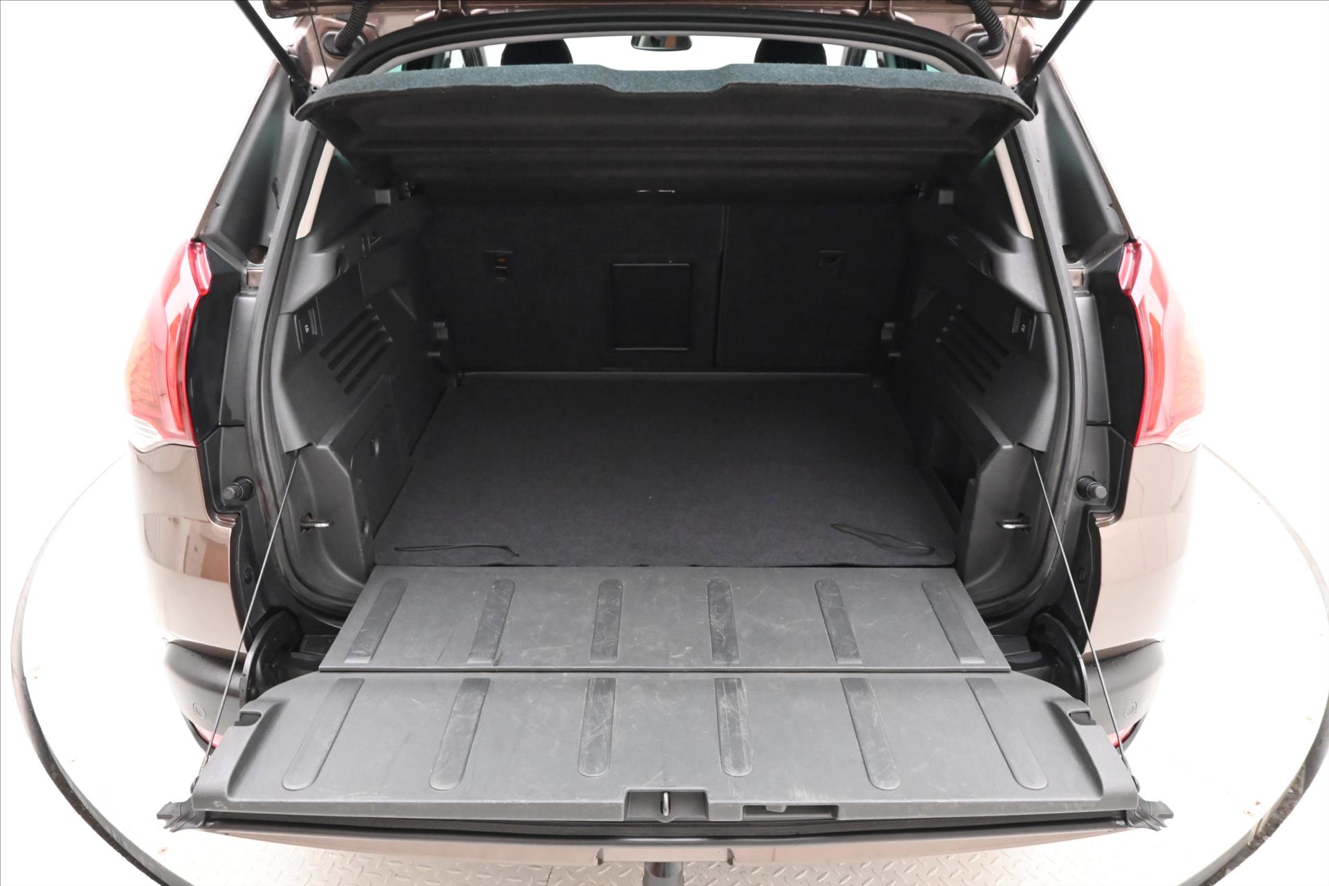 Main photo of the car Peugeot 3008 1.6 HDI 88 kW AT towable Warranty up to 5 years (10)