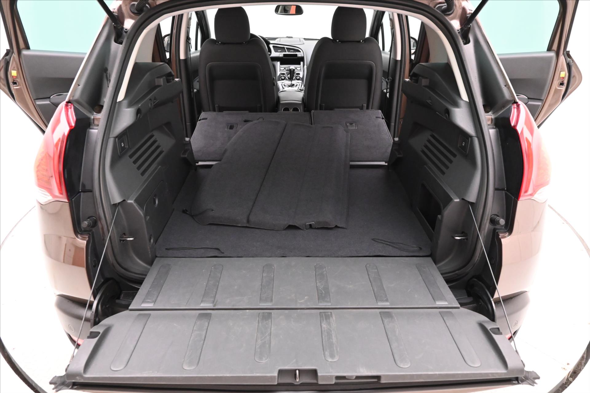 Main photo of the car Peugeot 3008 1.6 HDI 88 kW AT towable Warranty up to 5 years (11)