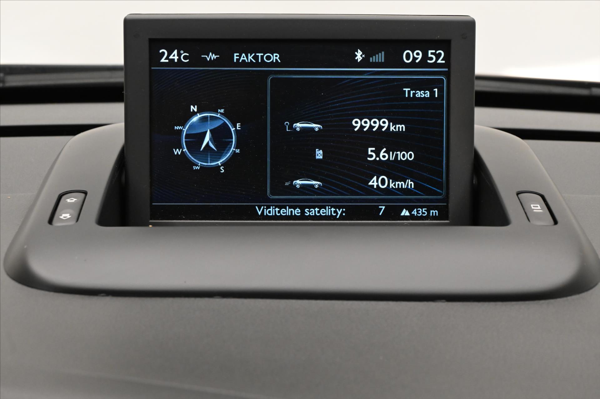 Main photo of the car Peugeot 3008 1.6 HDI 88 kW AT towable Warranty up to 5 years (19)