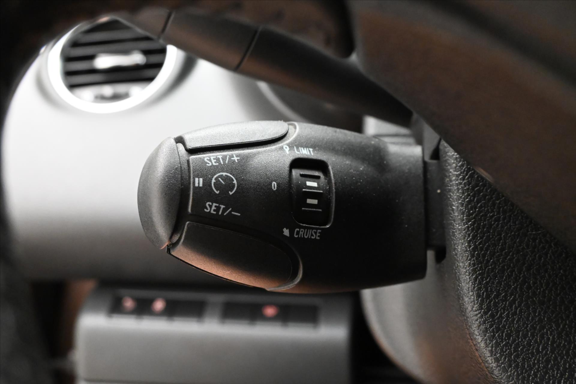 Main photo of the car Peugeot 3008 1.6 HDI 88 kW AT towable Warranty up to 5 years (22)
