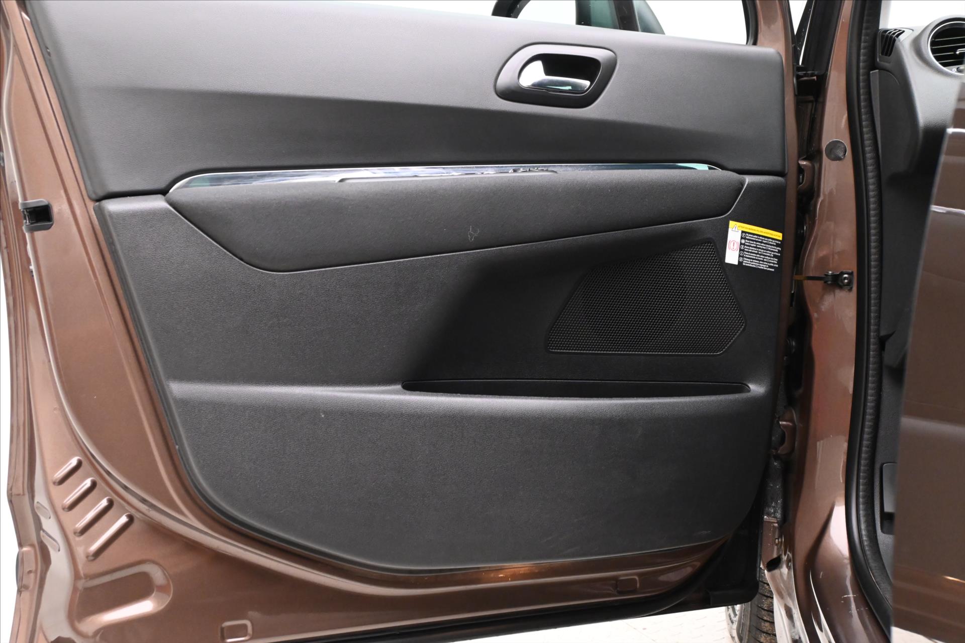 Main photo of the car Peugeot 3008 1.6 HDI 88 kW AT towable Warranty up to 5 years (23)