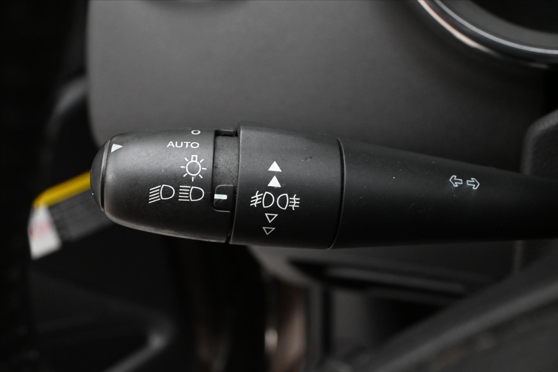 Main photo of the car Peugeot 3008 1.6 HDI 88 kW AT towable Warranty up to 5 years (25)