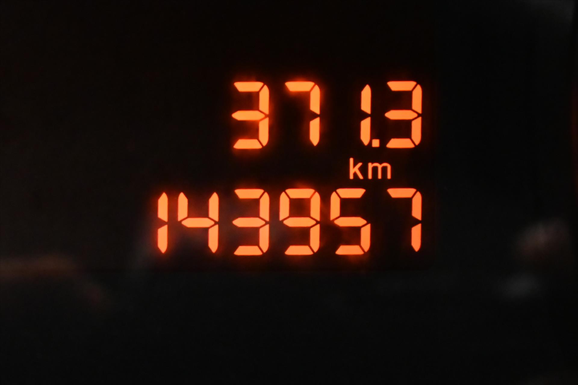 Hlavní fotografie vozu Peugeot 3008 1,6 HDI 88 kW AT TAŽNÉ Záruka až 5 let (18)