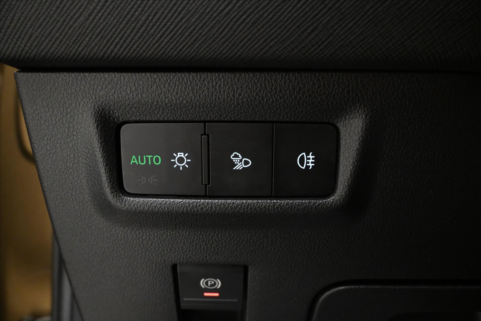 Hlavní fotografie vozu Škoda Kodiaq 2,0 TDI 110kW DSG Selection 7 míst Záruka až 5 let (28)