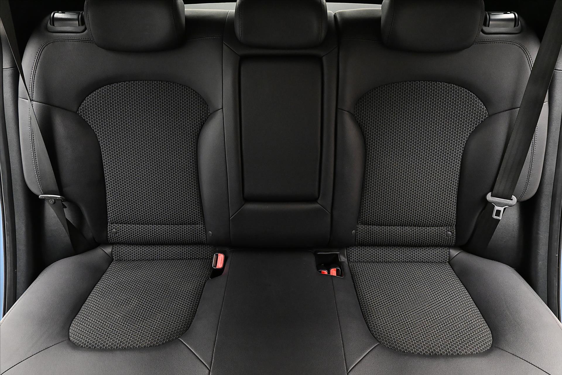 Hlavní fotografie vozu Hyundai ix35 1,7 CRDi 85 kW Tažné Výhřev sedaček (27)