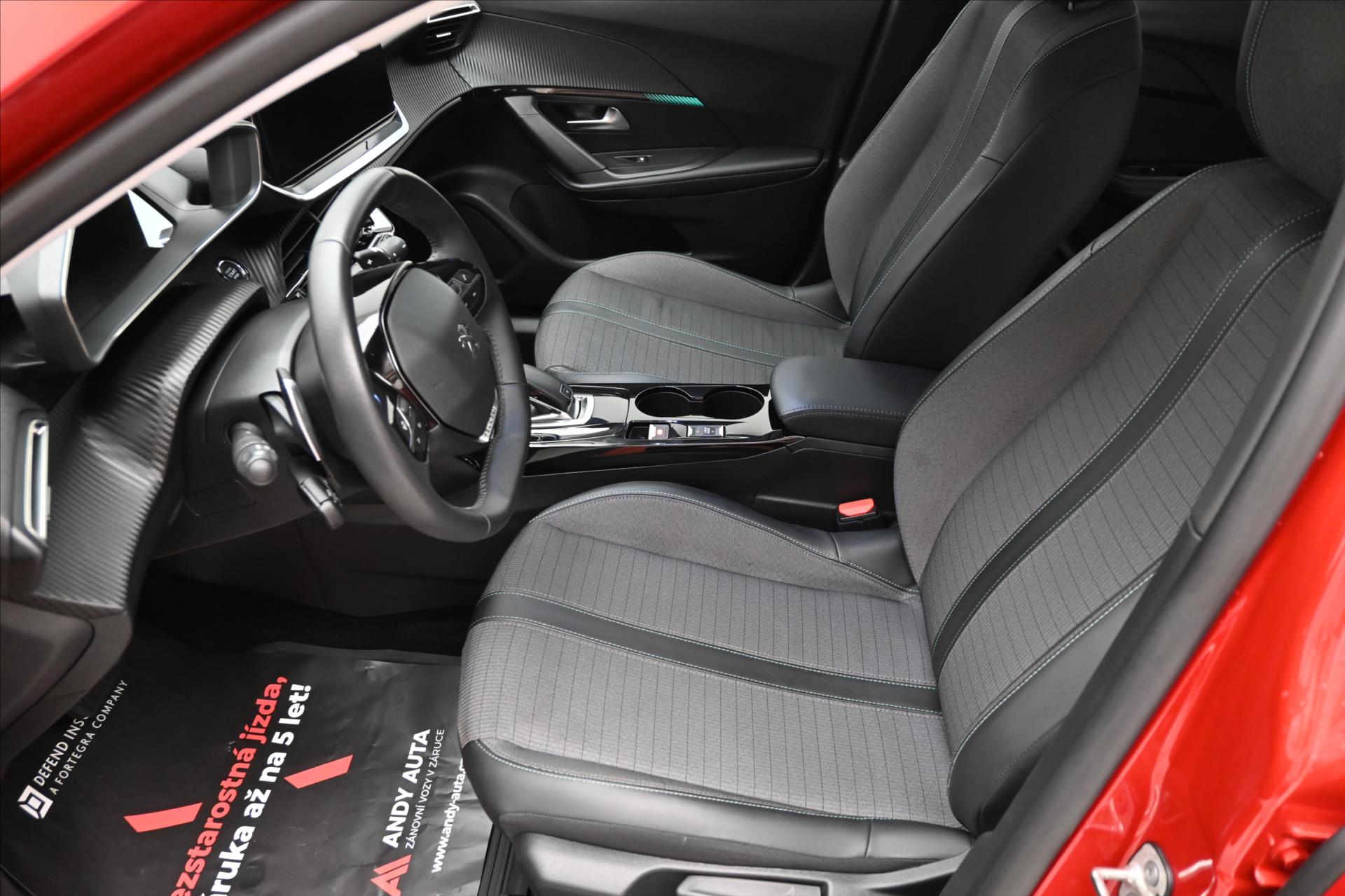 Hlavní fotografie vozu Peugeot 2008 1,2 96 kW PureTech EAT8 Záruka až 5 let (13)
