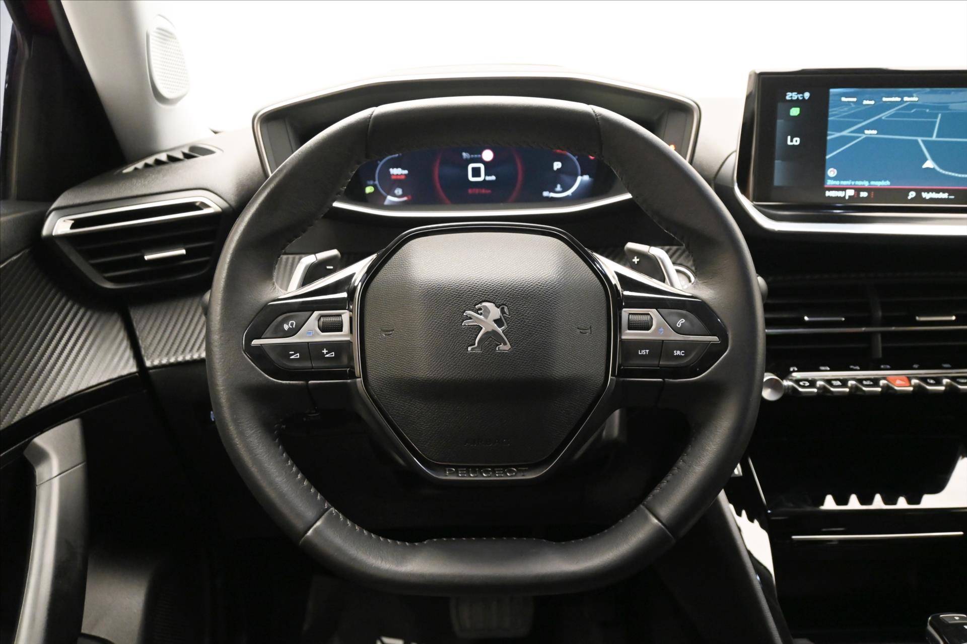 Hlavní fotografie vozu Peugeot 2008 1,2 96 kW PureTech EAT8 Záruka až 5 let (18)