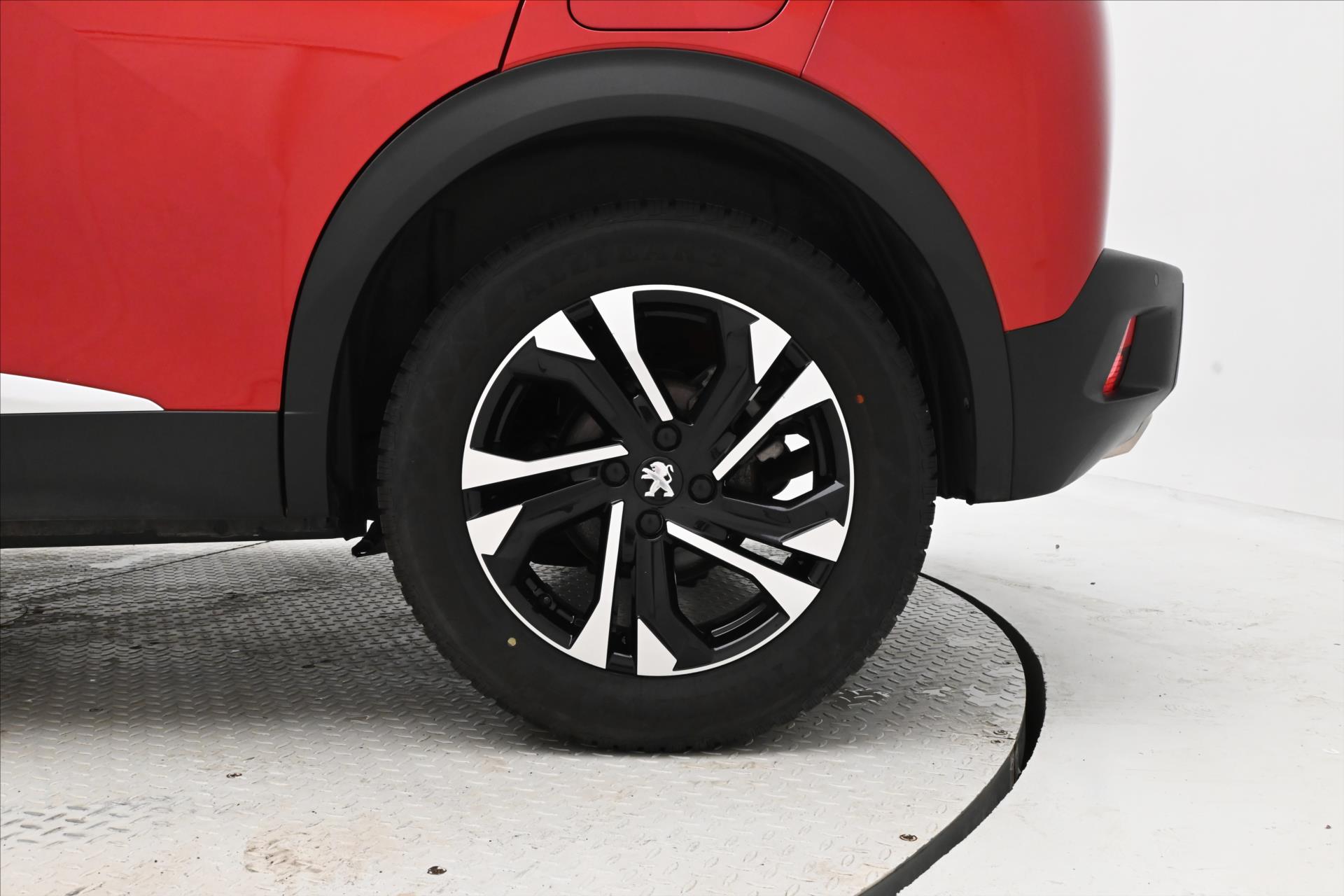 Main photo of the car Peugeot 2008 1.2 96 kW PureTech EAT8 Warranty up to 5 years (30)