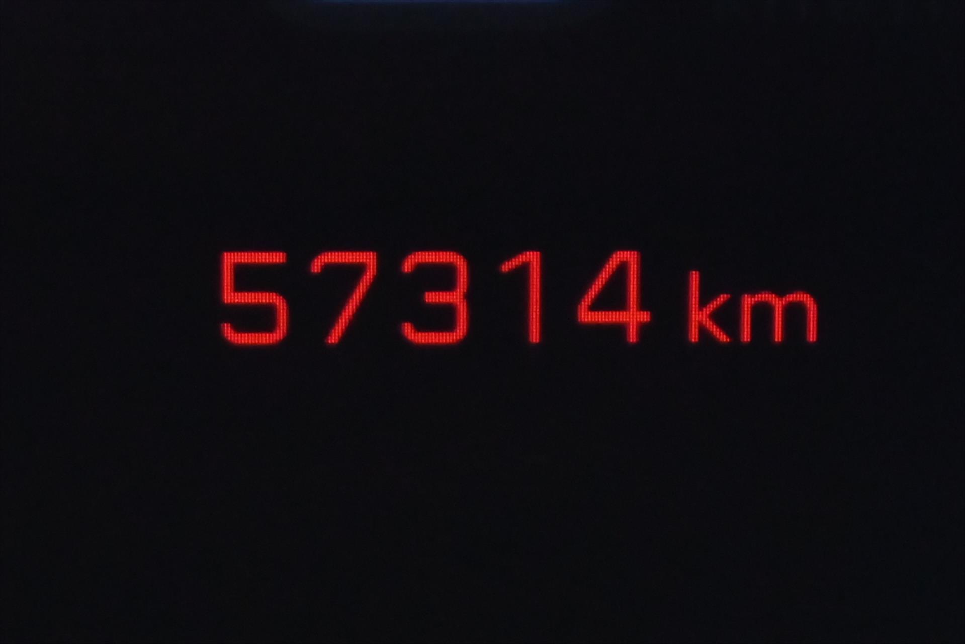 Hlavní fotografie vozu Peugeot 2008 1,2 96kW PureTech EAT8 Záruka až 5 let (17)