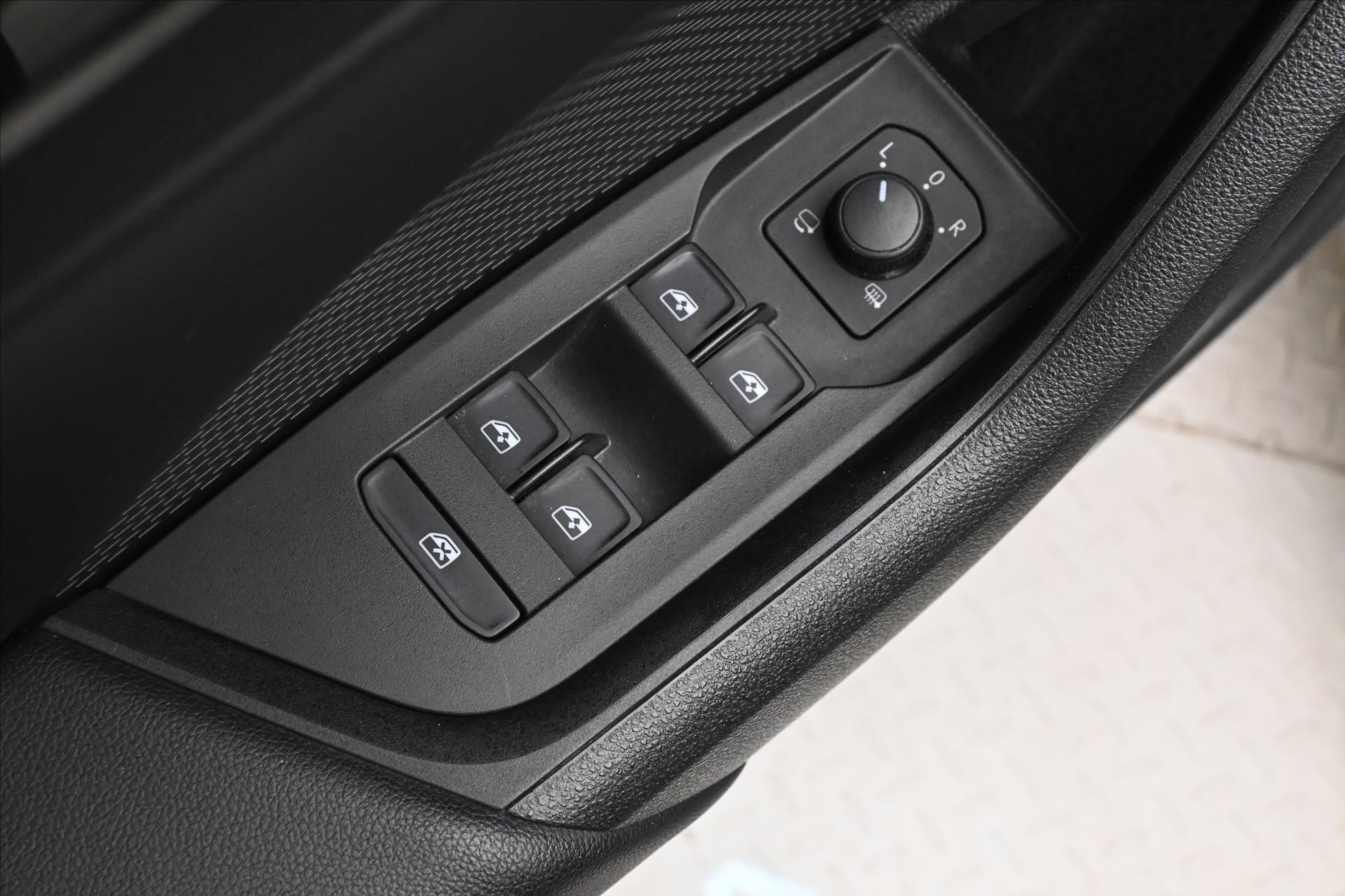 Hlavní fotografie vozu Škoda Octavia 2,0 TDI 110kW DSG Ambition Záruka až 5 let (25)