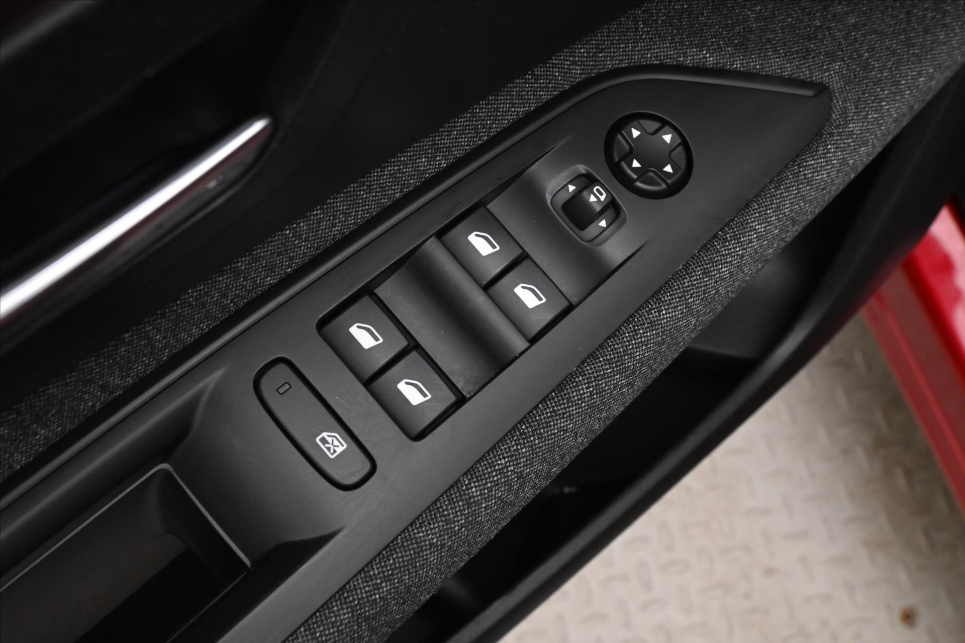 Main photo of the car Peugeot 3008 1,5 HDI 96 kW Active Záruka až 5 let (26)