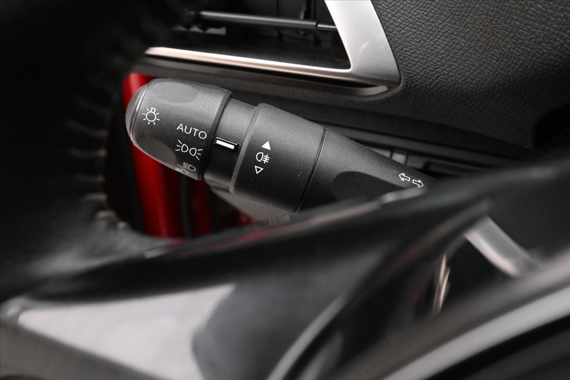 Main photo of the car Peugeot 3008 1,5 HDI 96 kW Active Záruka až 5 let (27)