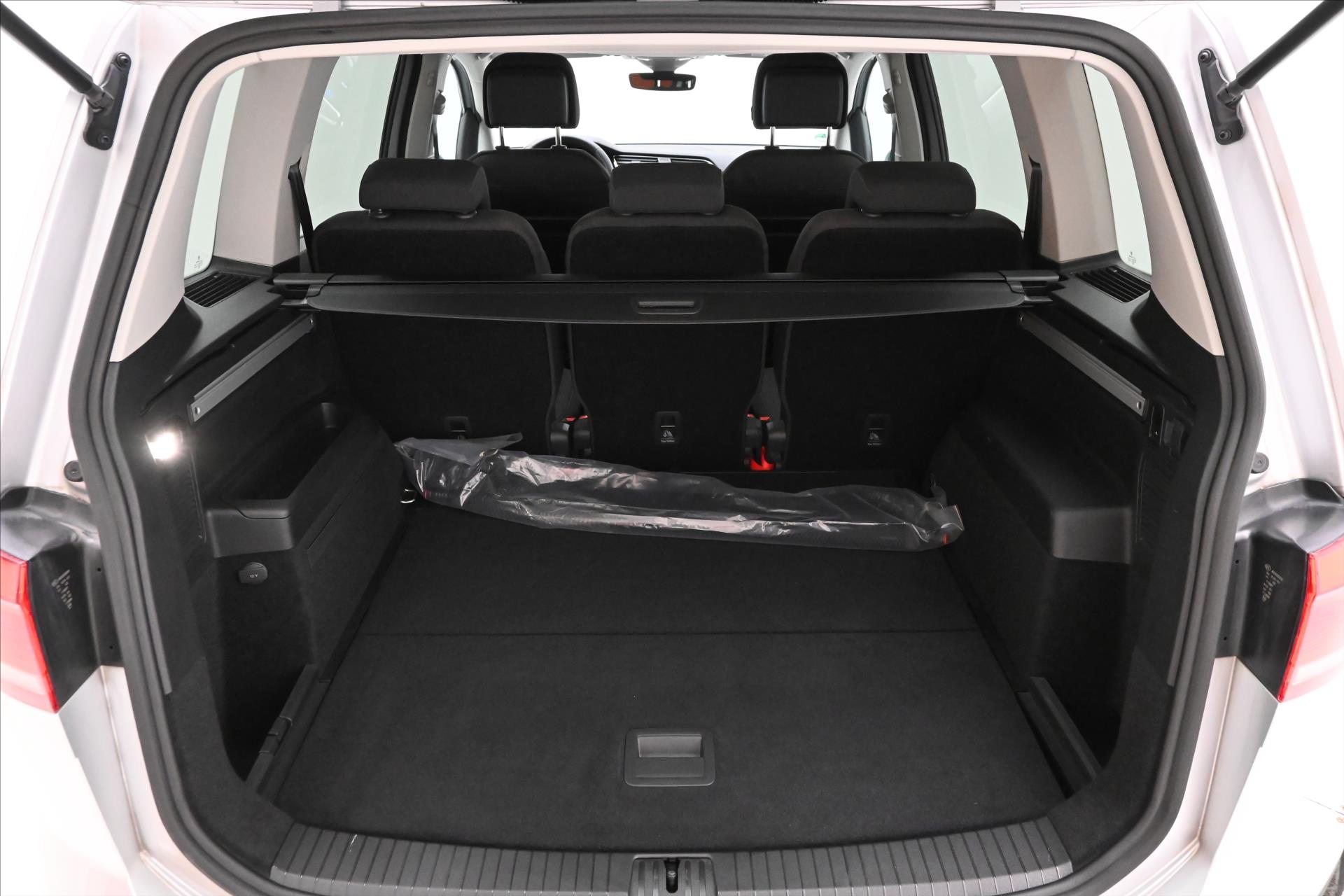 Main photo of the car Volkswagen Touran 2,0 TDI 110kW DSG Comfortline Záruka až 5 let (10)