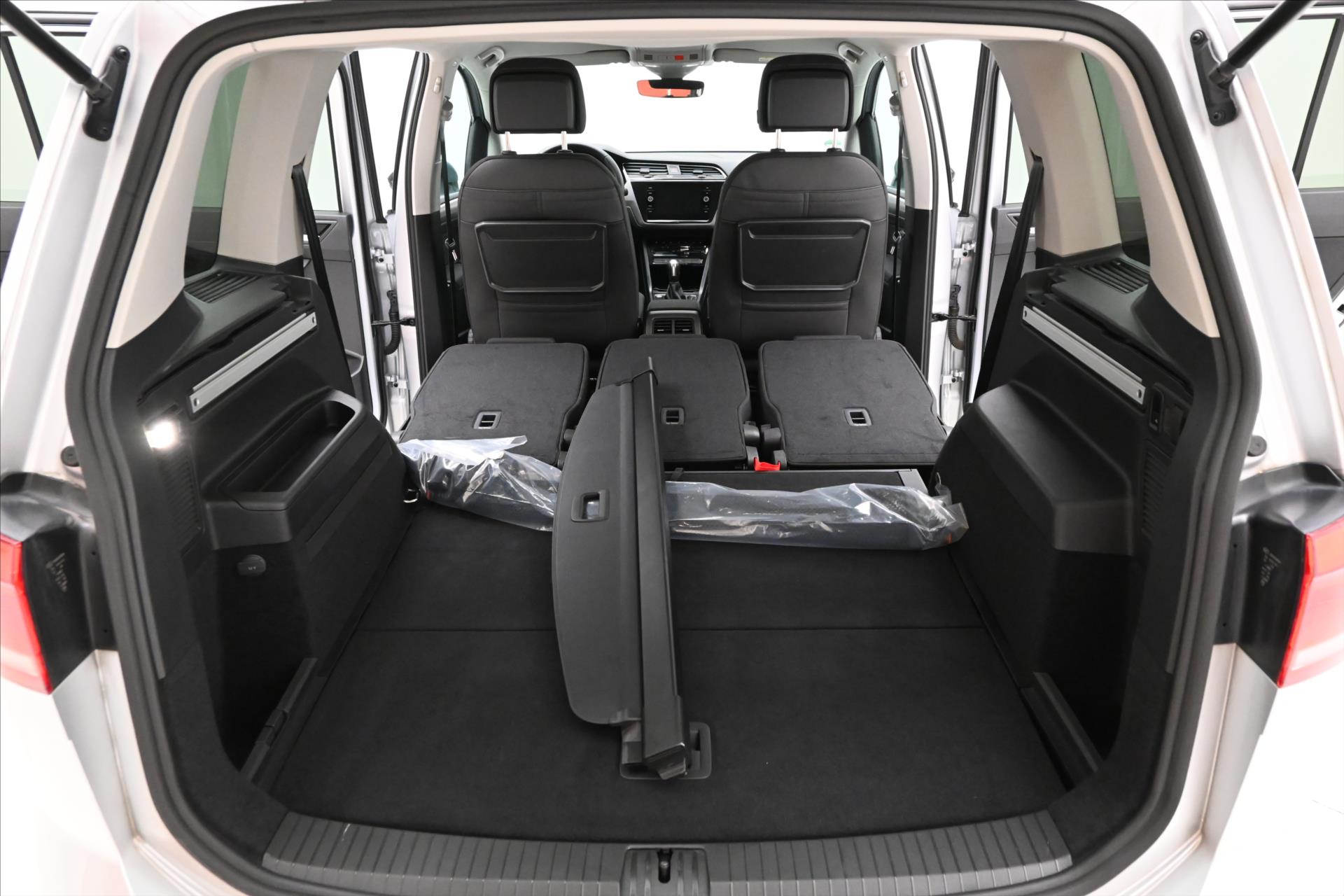 Main photo of the car Volkswagen Touran 2,0 TDI 110kW DSG Comfortline Záruka až 5 let (11)