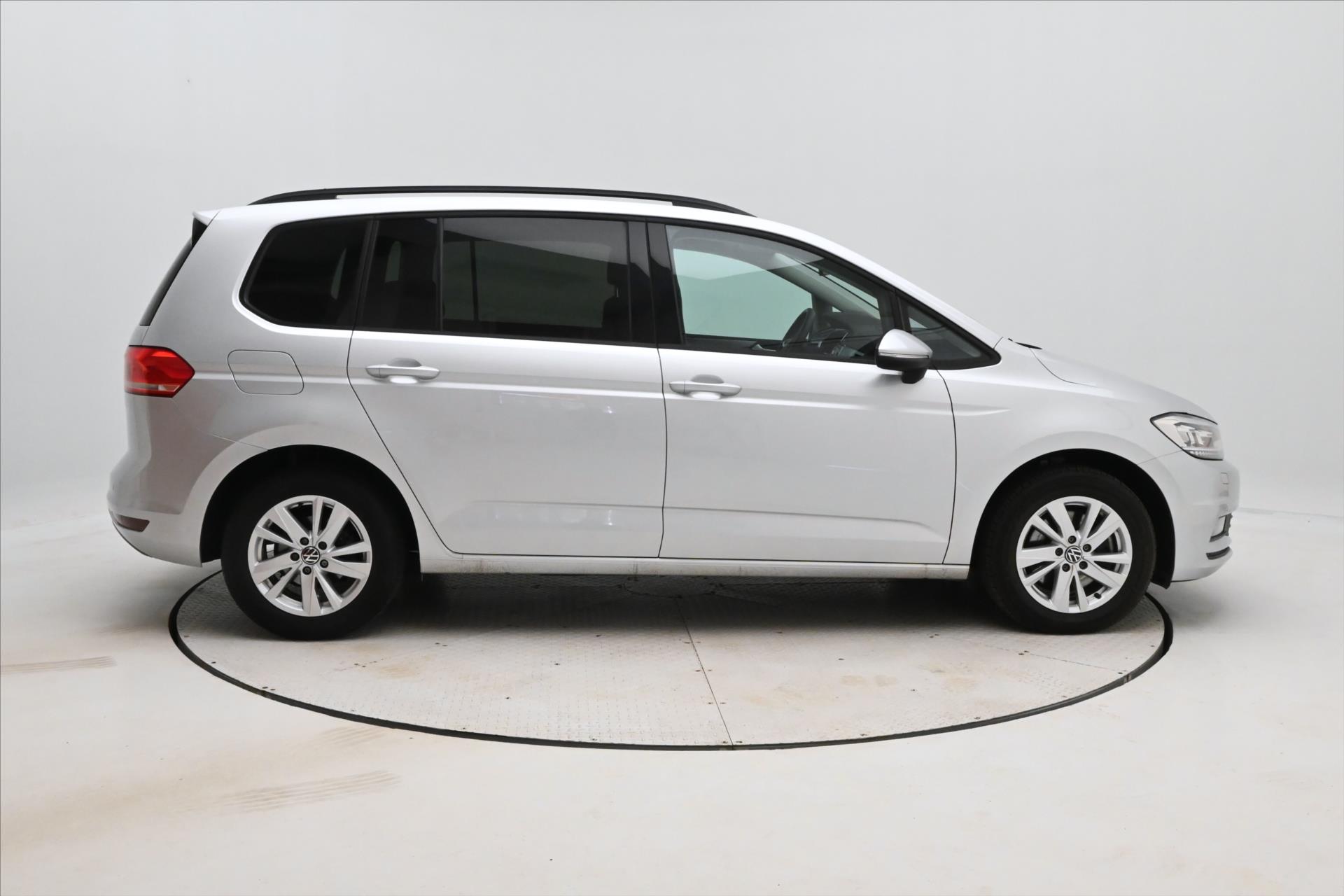 Main photo of the car Volkswagen Touran 2,0 TDI 110kW DSG Comfortline Záruka až 5 let (4)